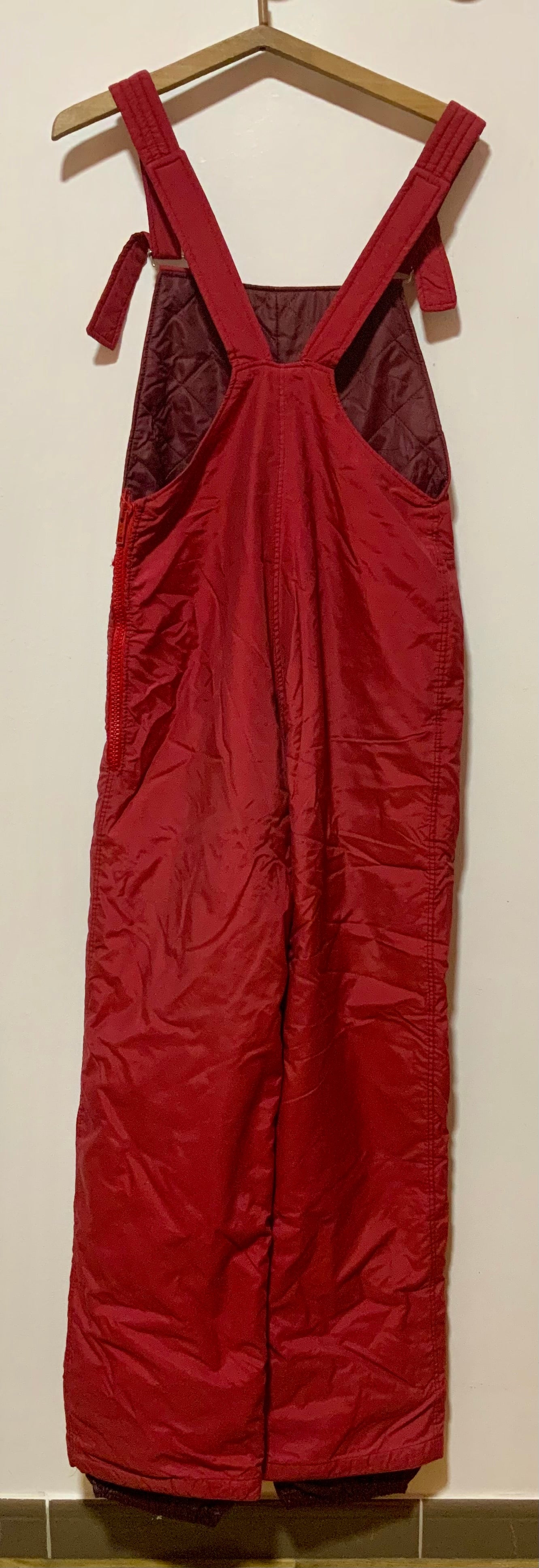 Salopette de ski couleur framboise France Vintage 1980