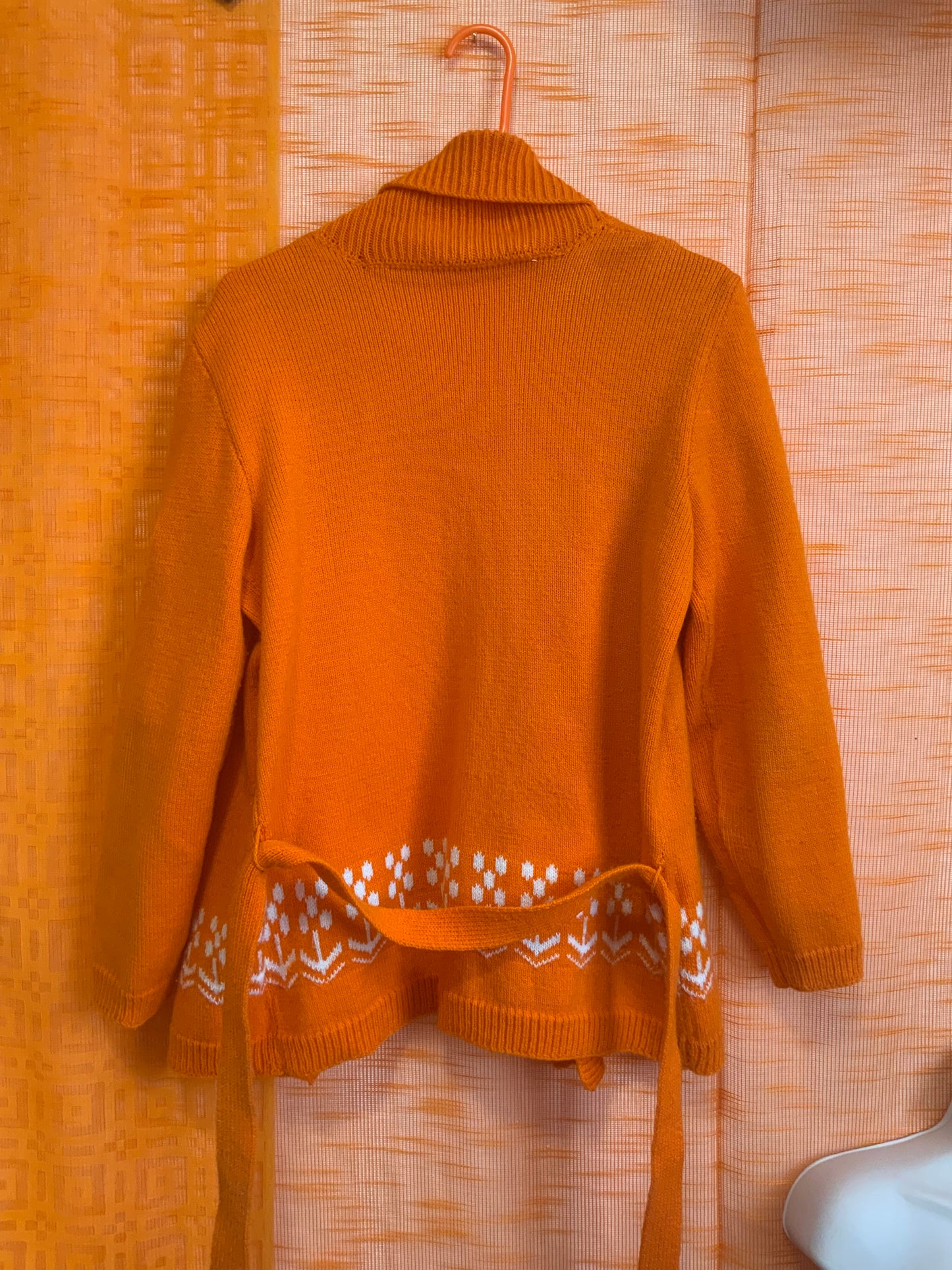 Gilet orange Tricoté Vintage 1970 Fleurs