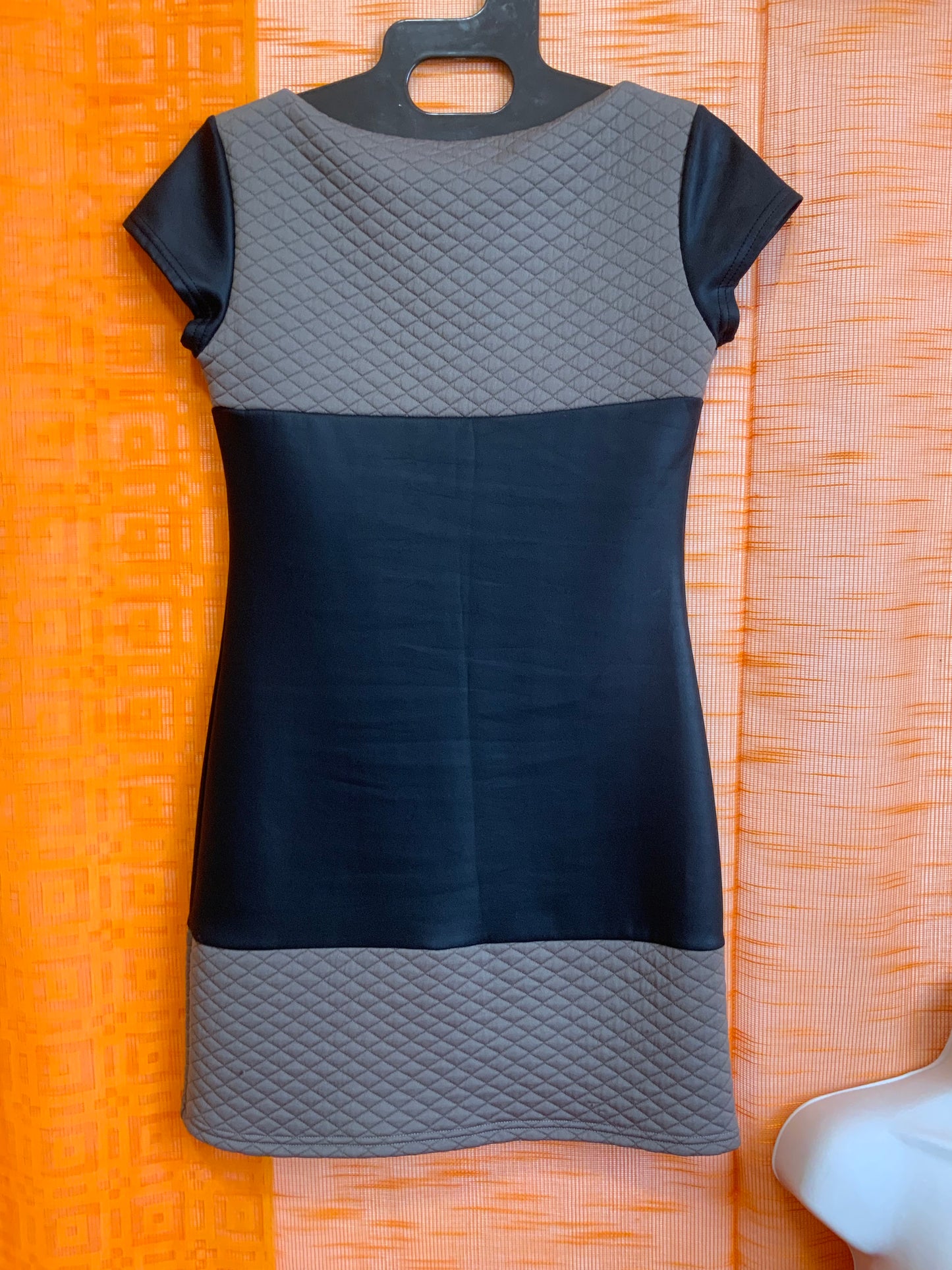Robe Originale effet cuir Vintage 1990 Jus d’orange France - T36