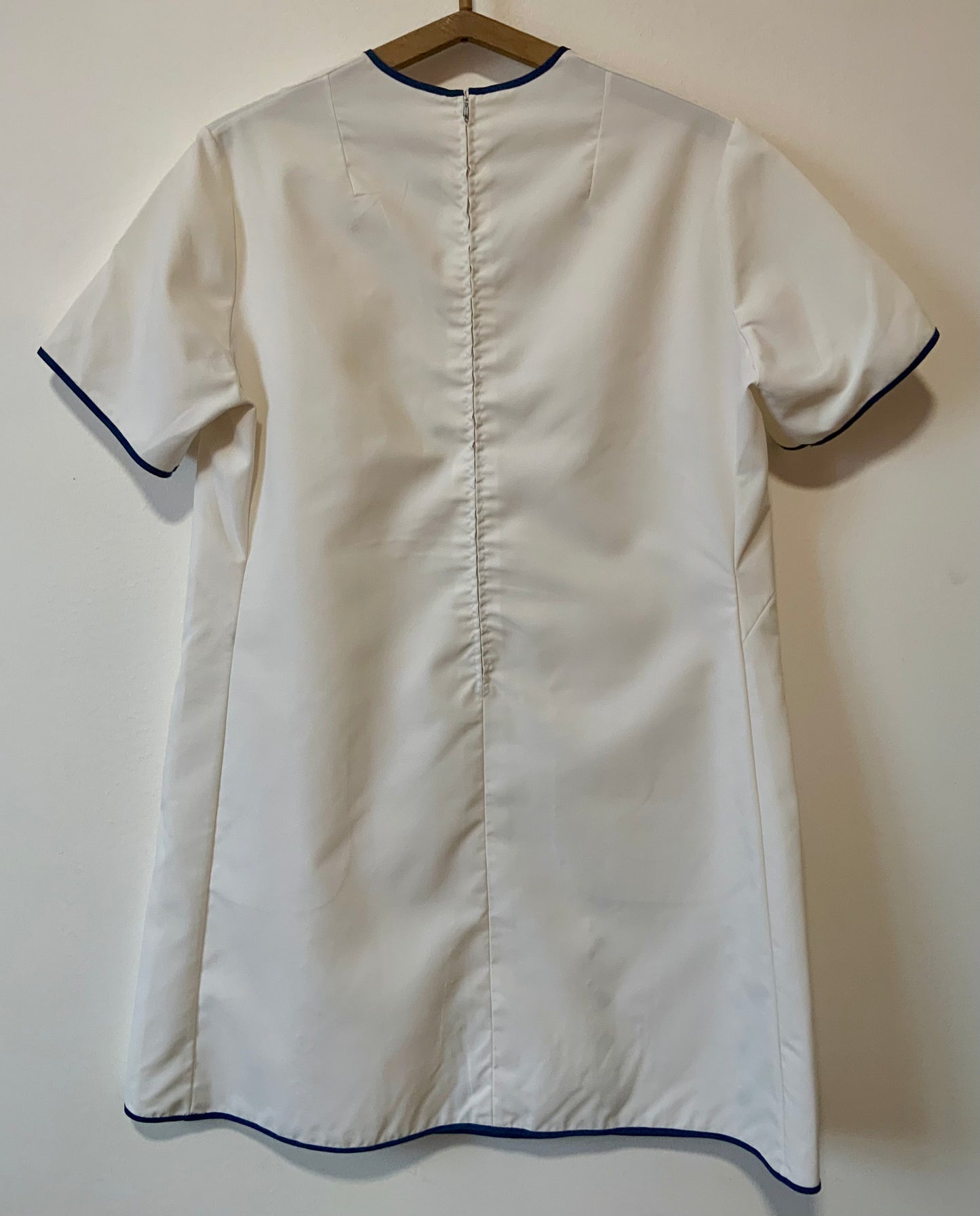 Blouse en Nylon et broderies Vintage 1970- T40