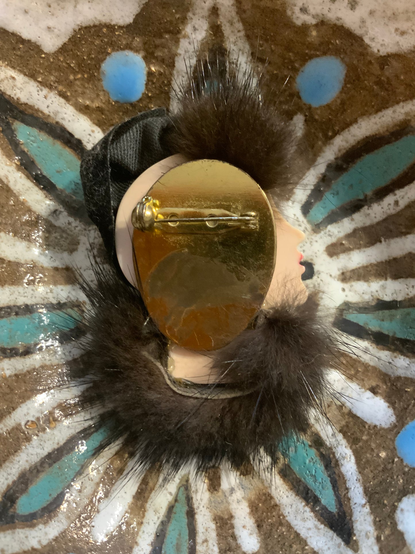 Broche tête de femme Vintage 1980