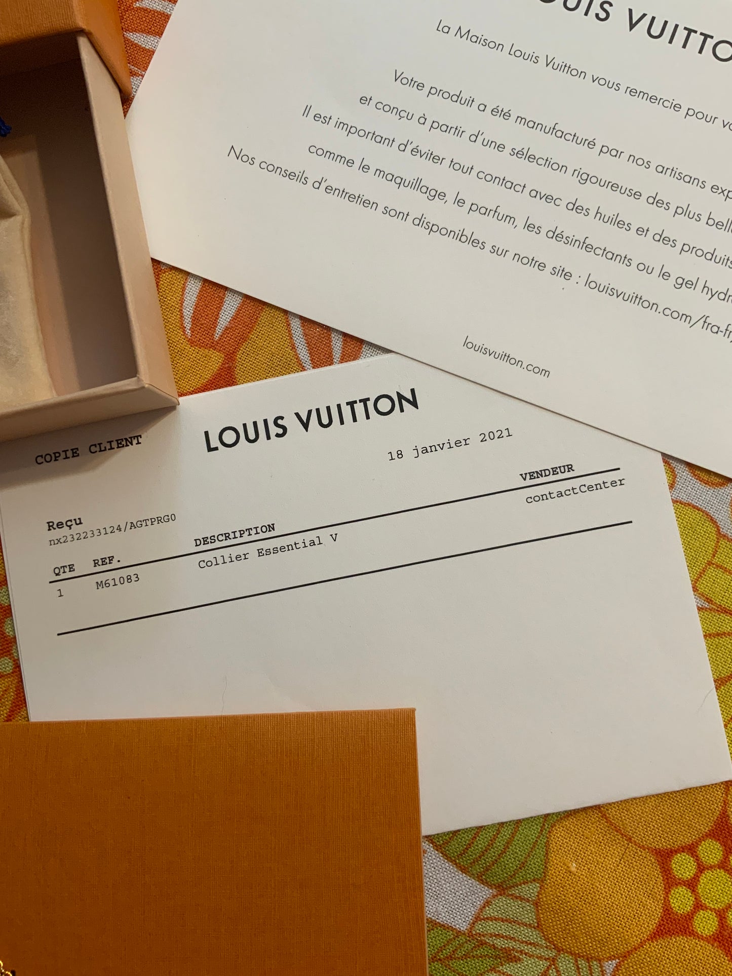 Louis Vuitton Collier Essential V Luxe-