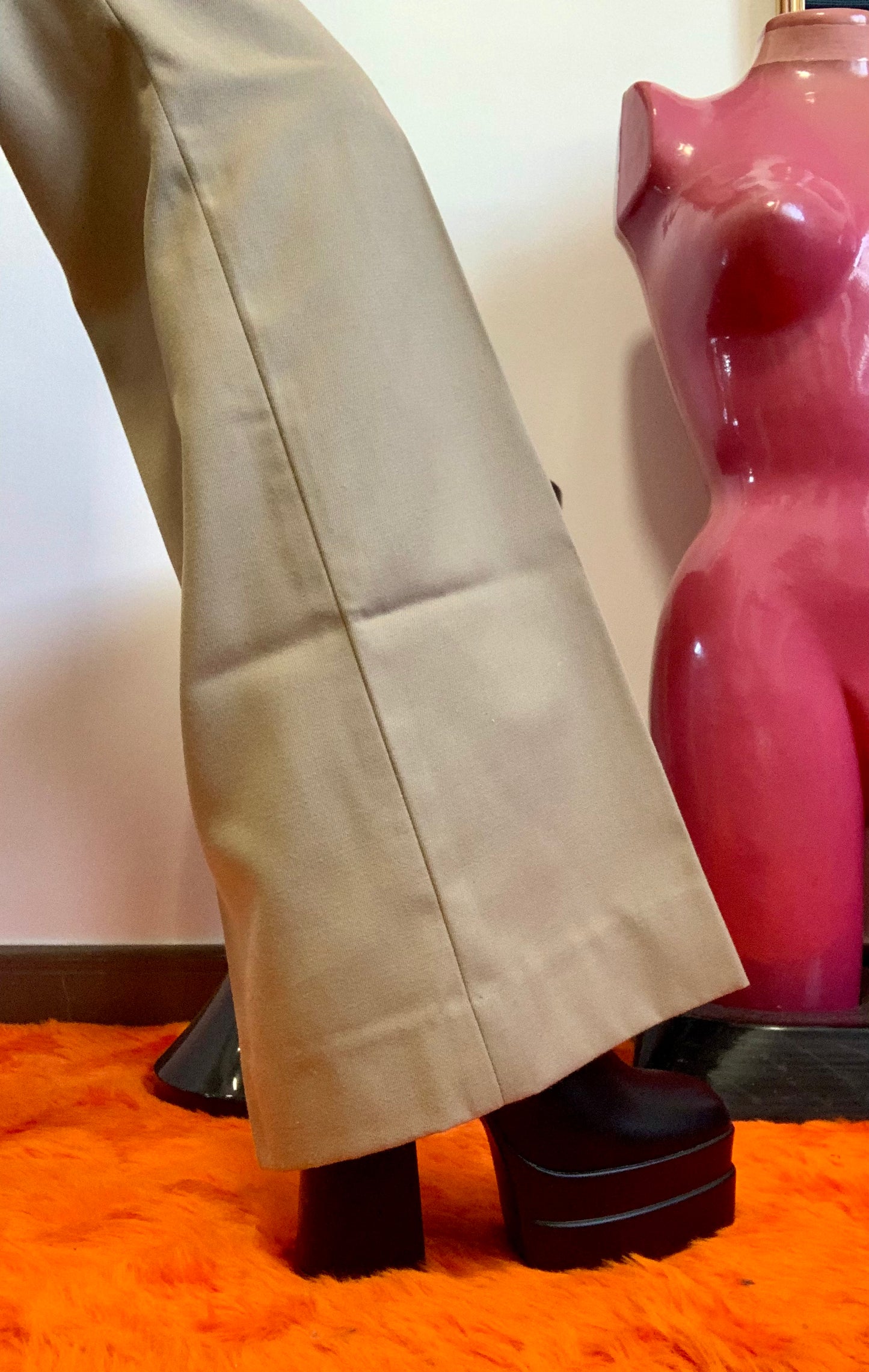 Pantalon Pattes d’éléphant Tergal Beige Vintage 1970 Flare Coupe Chic