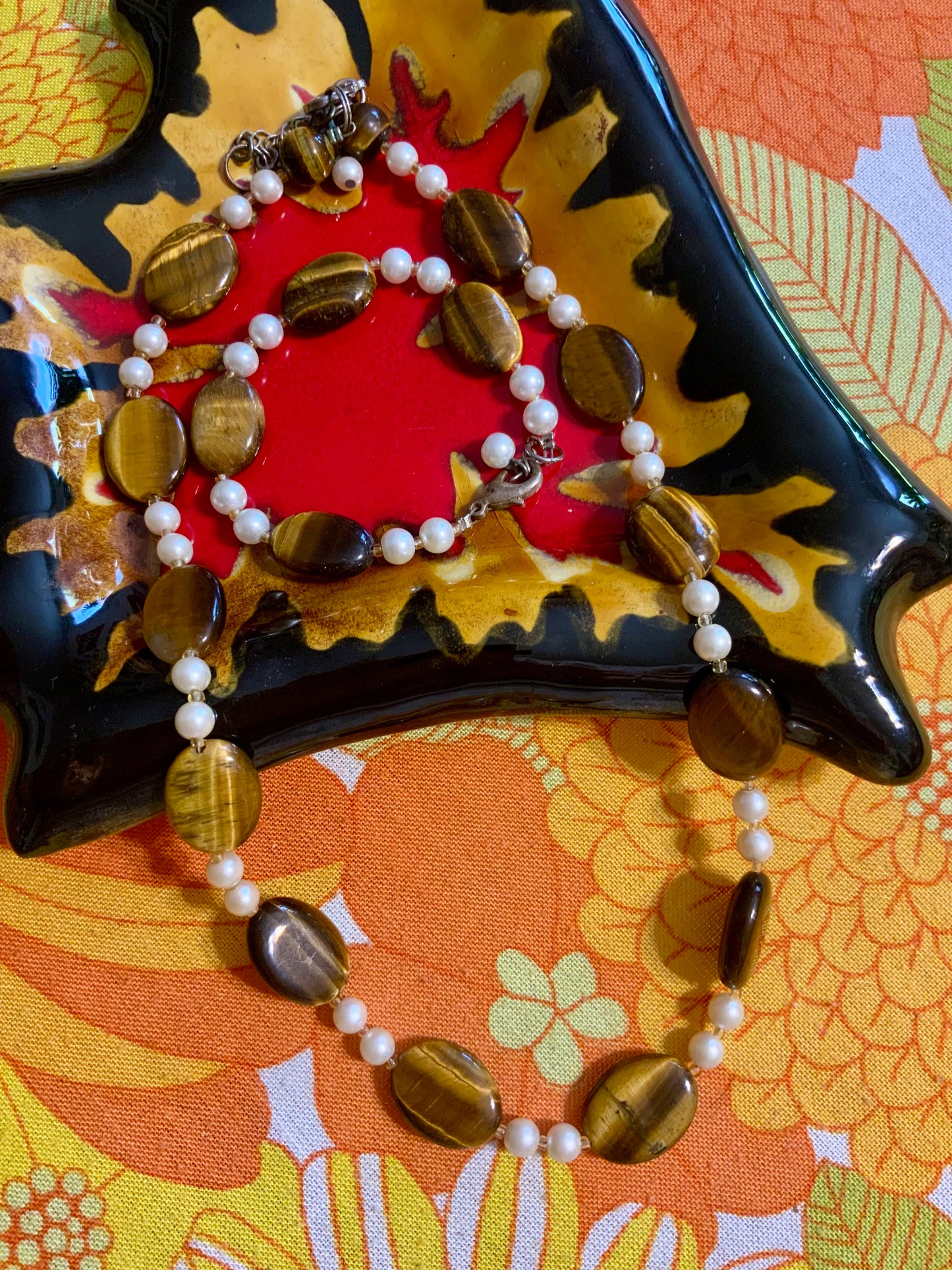 Ensemble bijoux collier et son bracelet en perles de verres Vintage