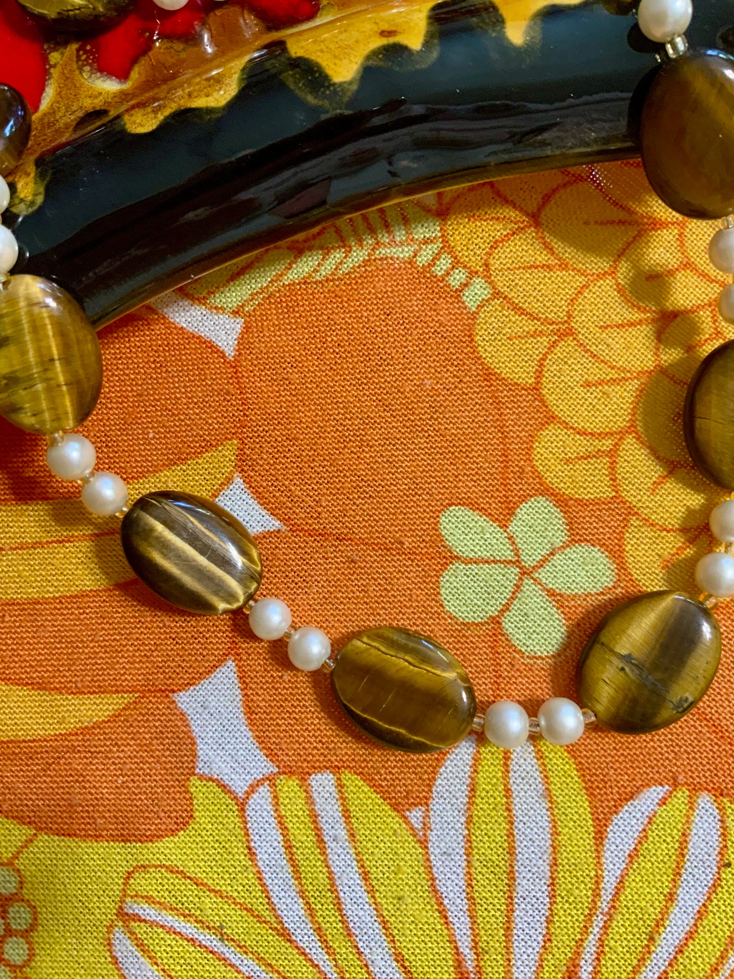 Ensemble bijoux collier et son bracelet en perles de verres Vintage