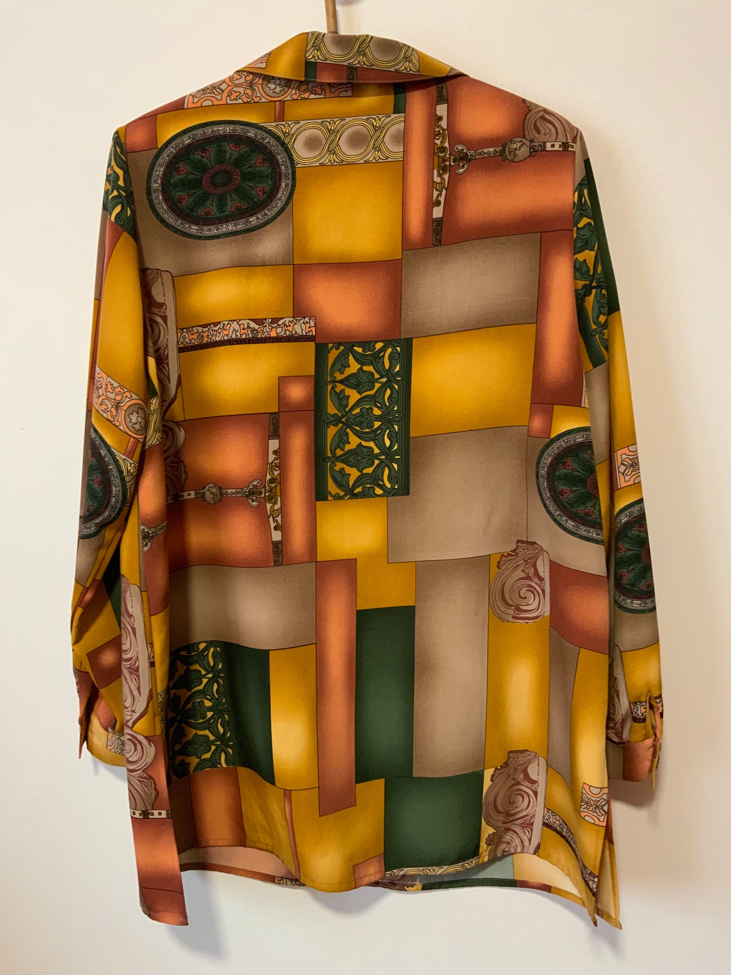 Chemisier Motifs Élégance Vintage 1980 avec Epaulettes