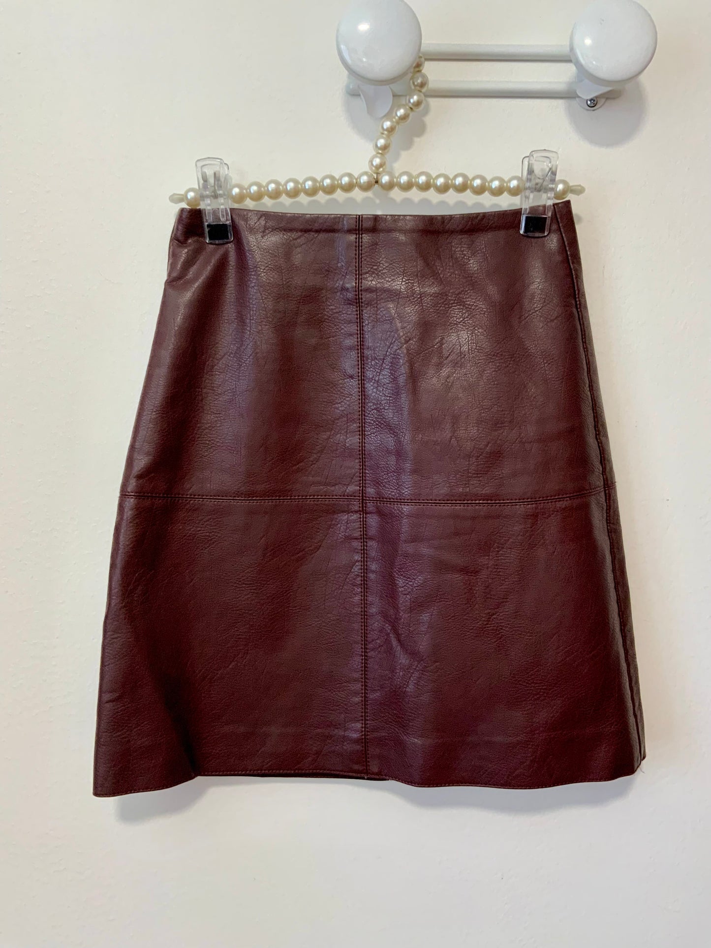 Jupe courte simili cuir Vintage Chic 1990