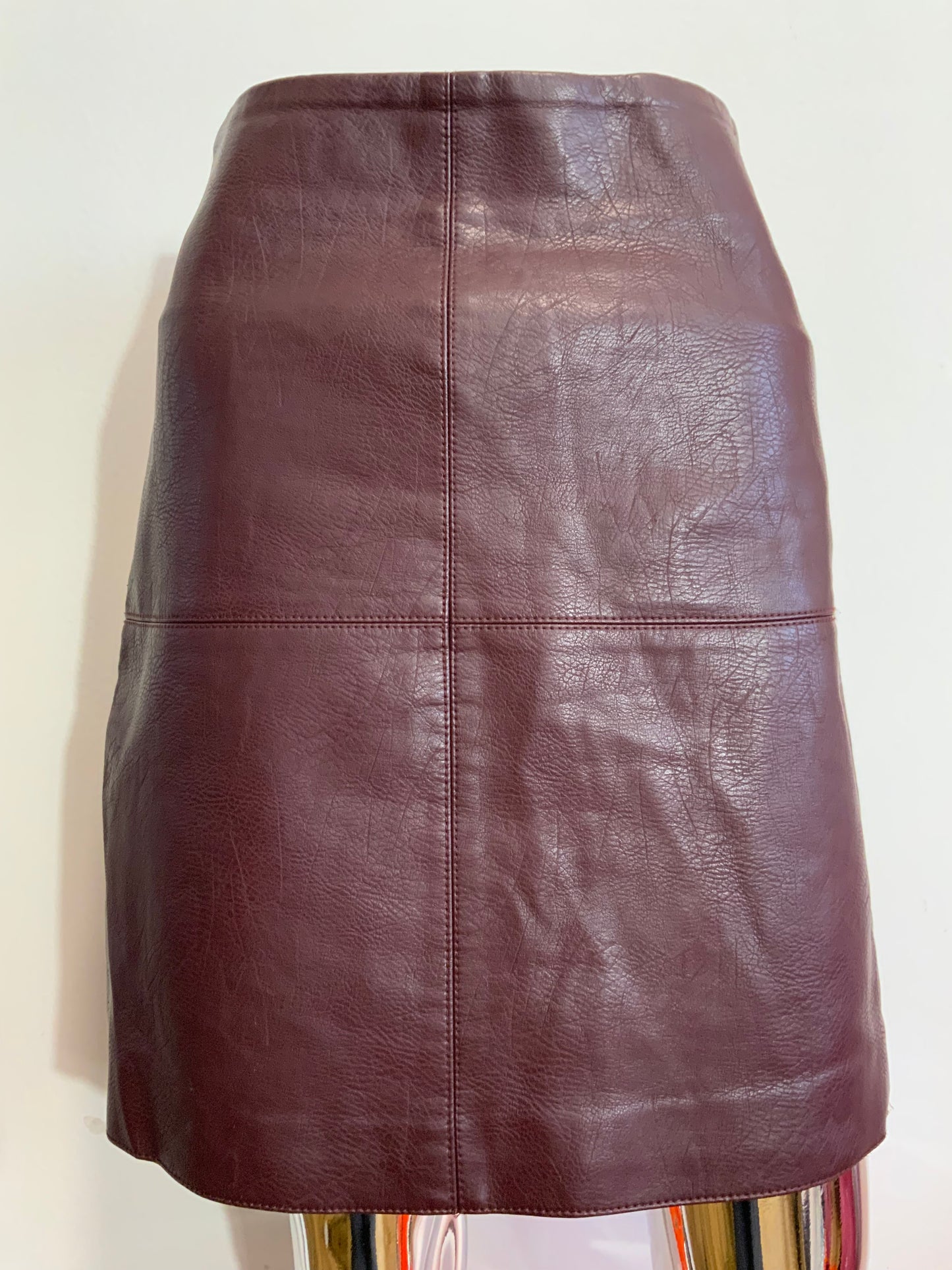Jupe courte simili cuir Vintage Chic 1990