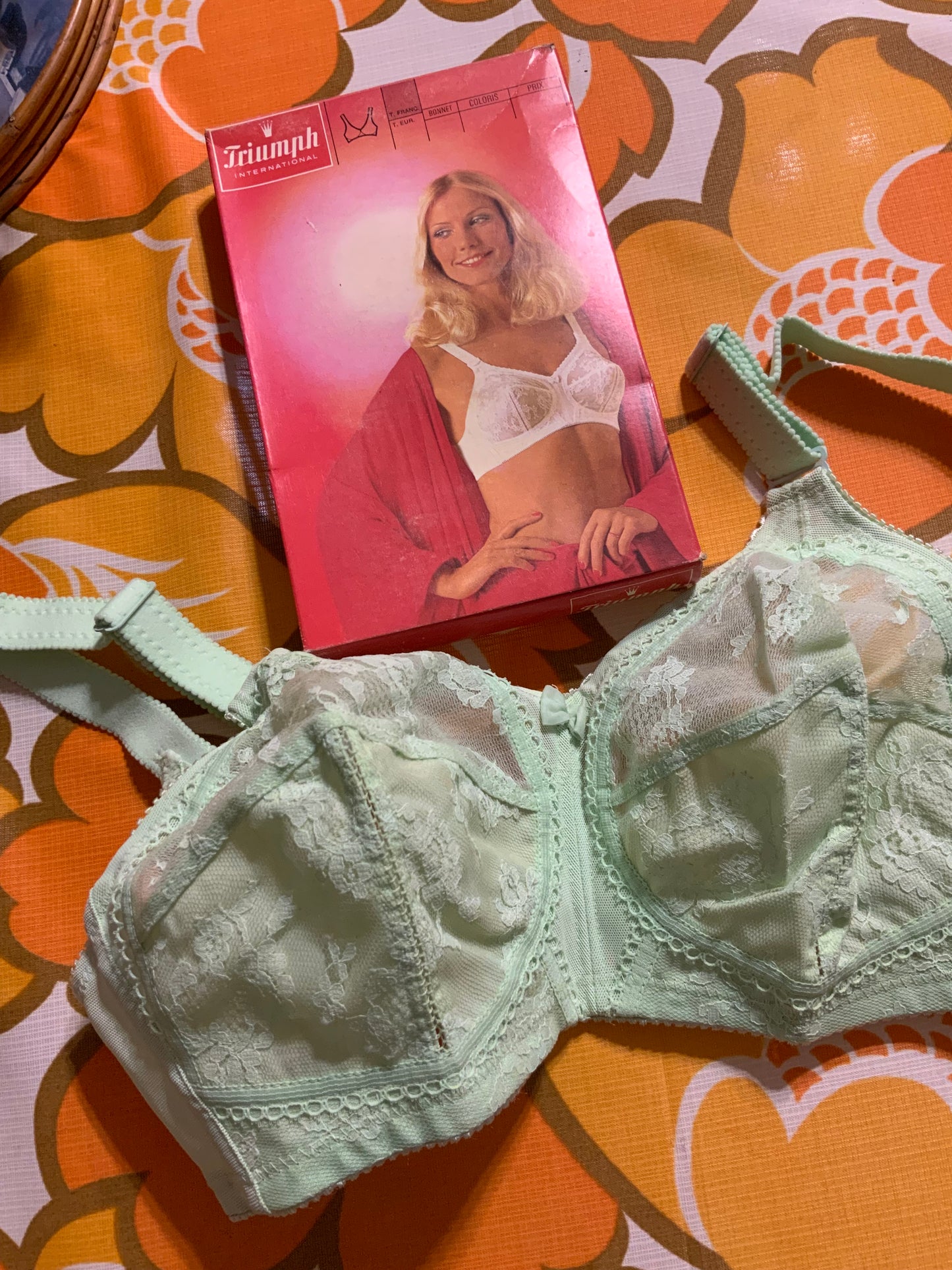 Soutien gorge dentelle verte Triumph Neuf 1970 Vintage Sexy