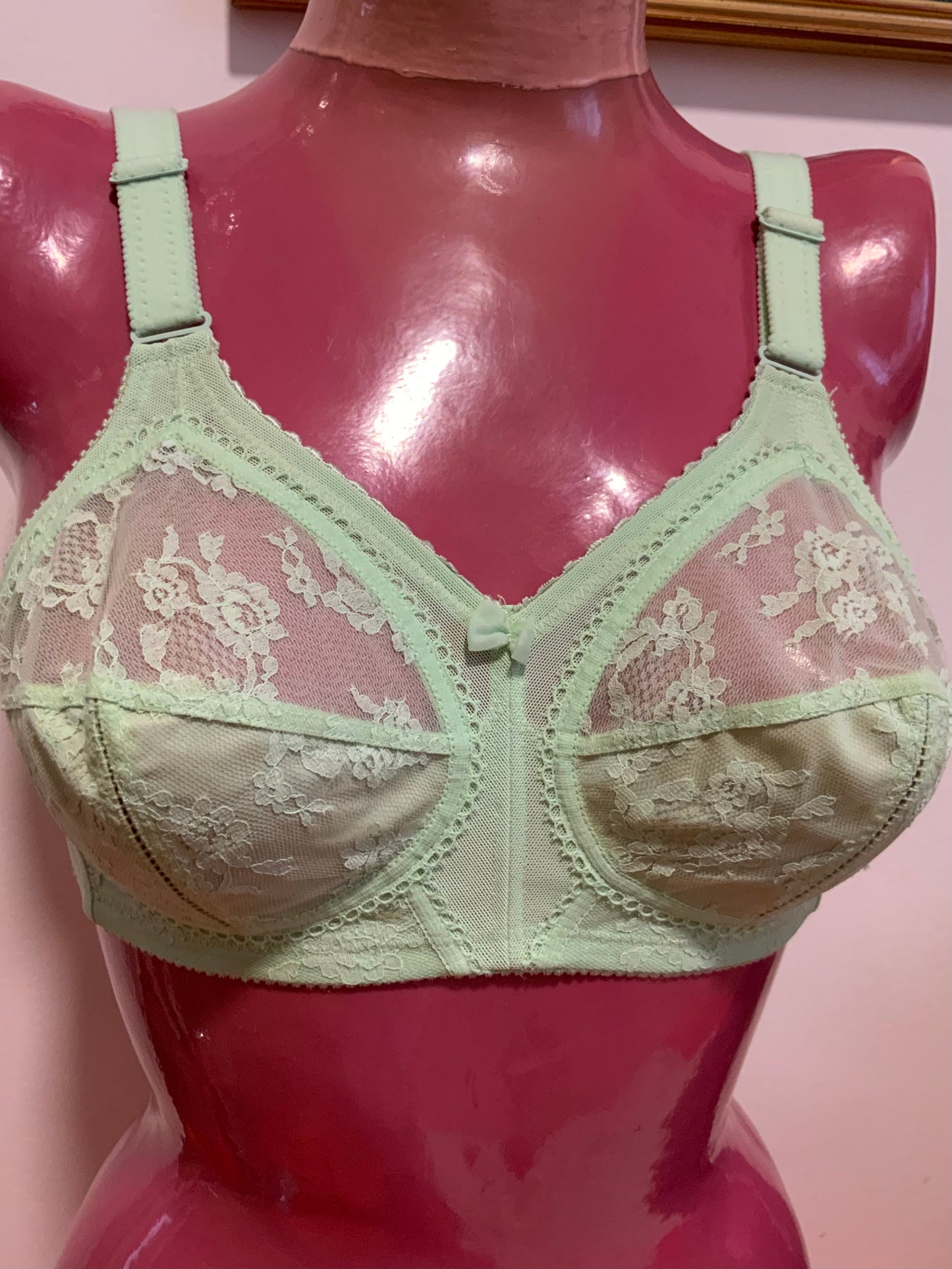 Soutien gorge dentelle verte Triumph Neuf 1970 Vintage Sexy