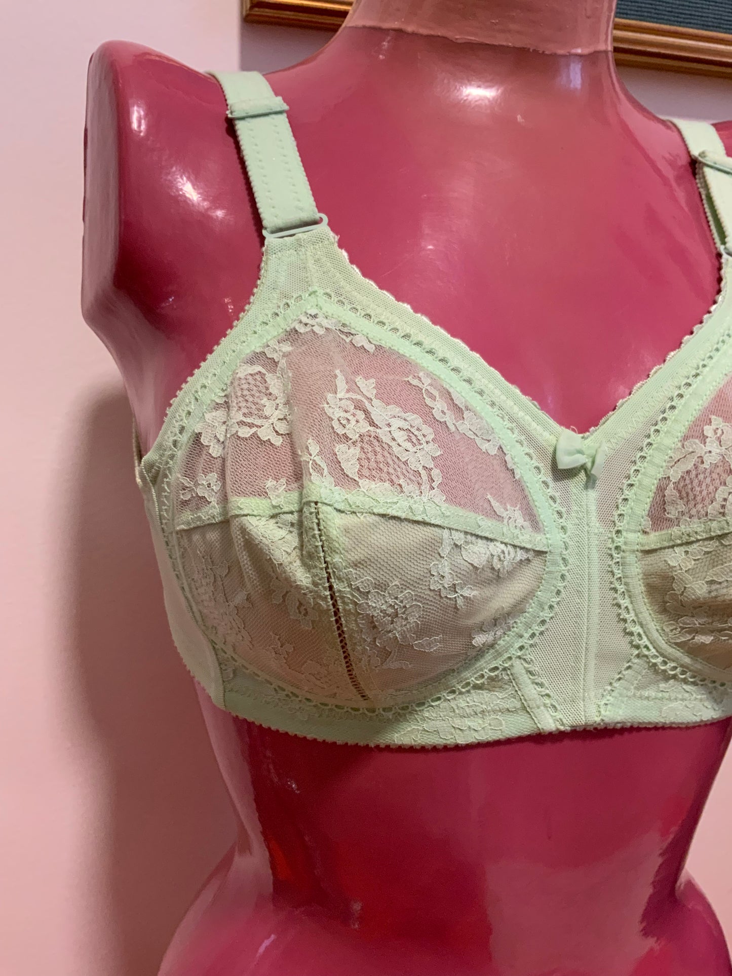 Soutien gorge dentelle verte Triumph Neuf 1970 Vintage Sexy