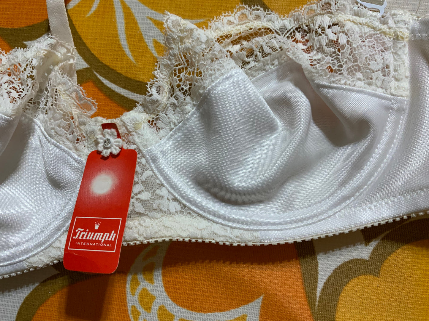 Soutien gorge Vintage 1986 Triumph Neuf Modèle Scarlett