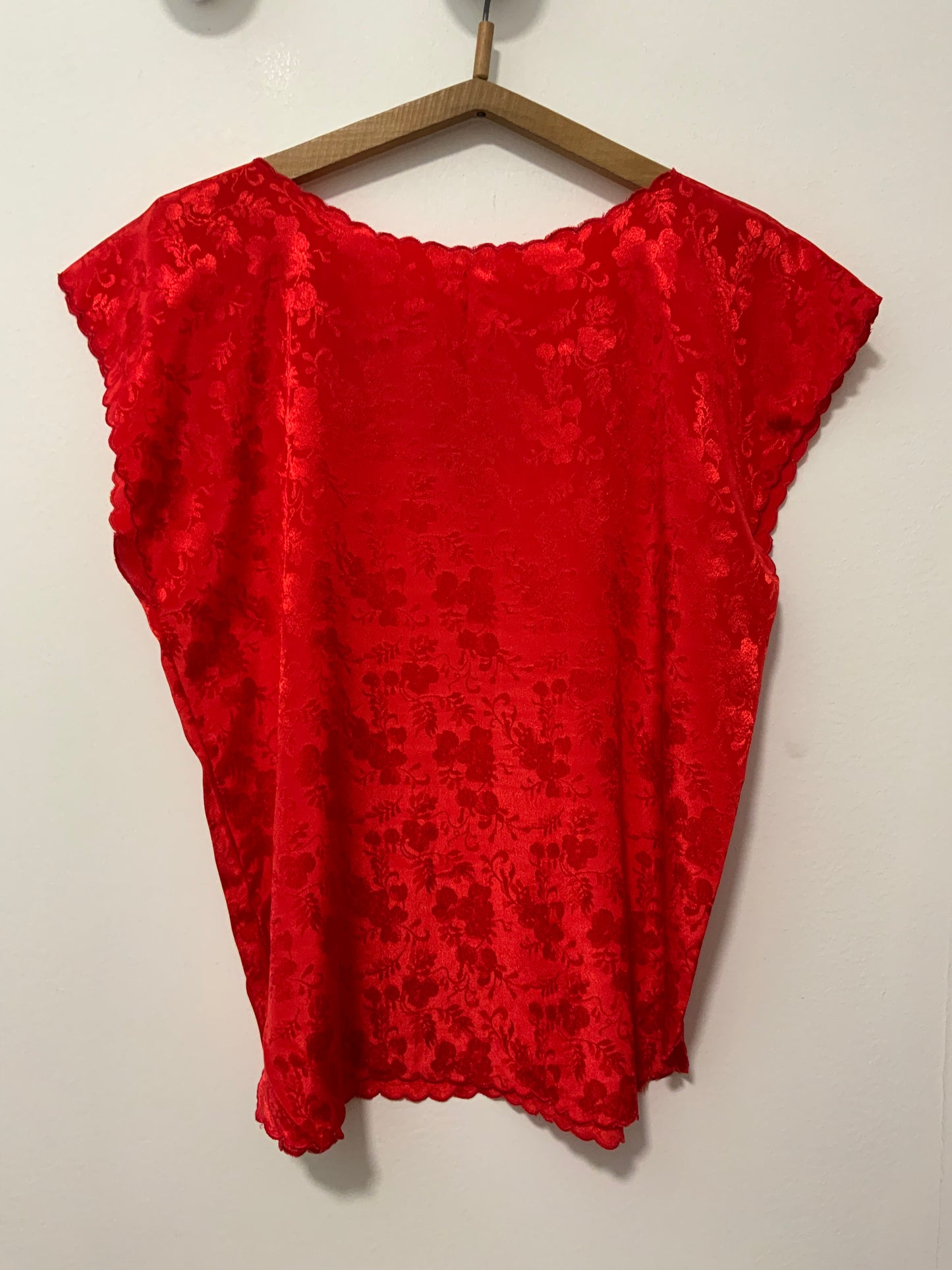 Blouse Soyeuse Rouge Broderies Fleurs Vintage