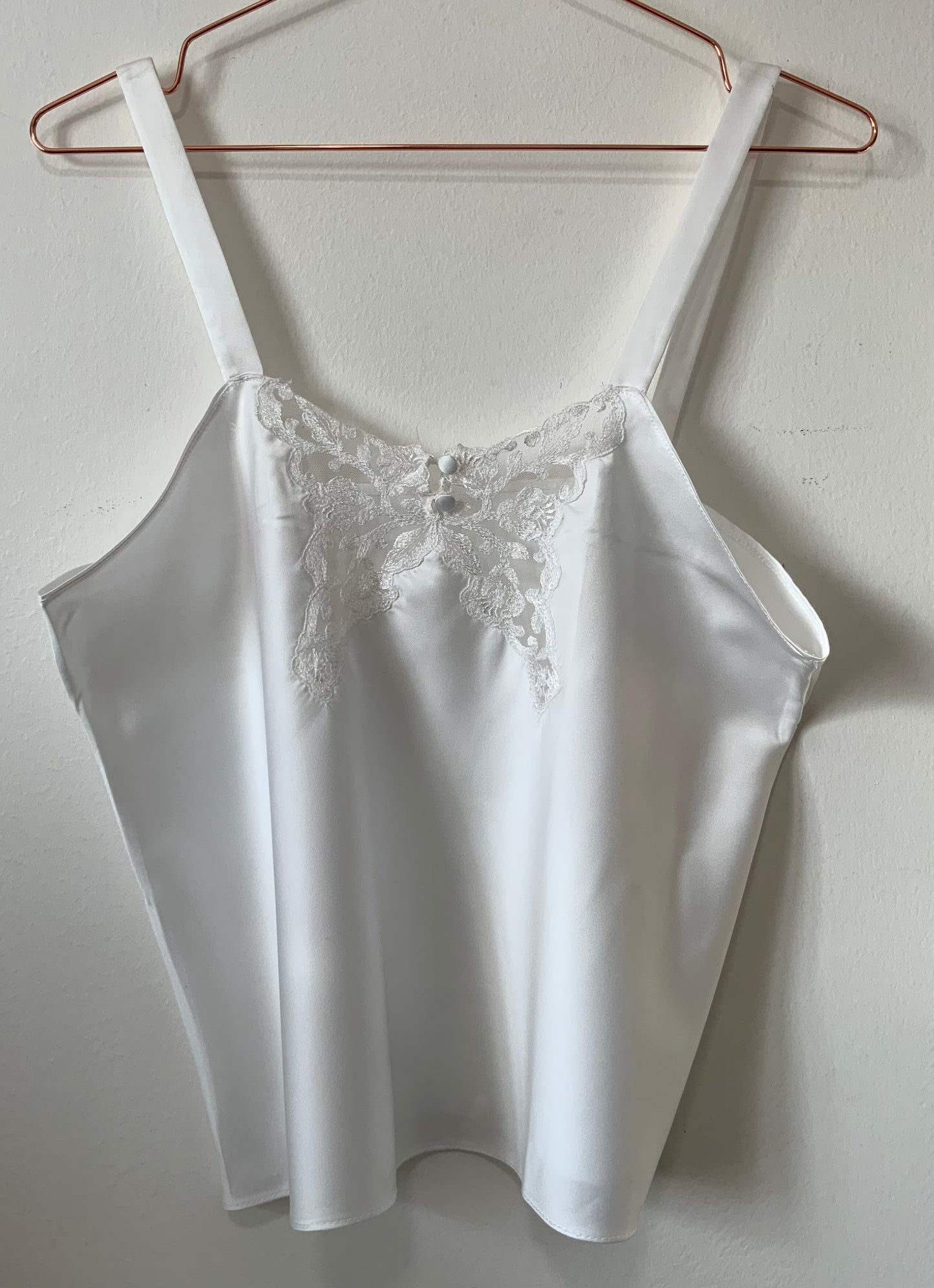 Caraco débardeur blanc satiné et dentelle Vintage