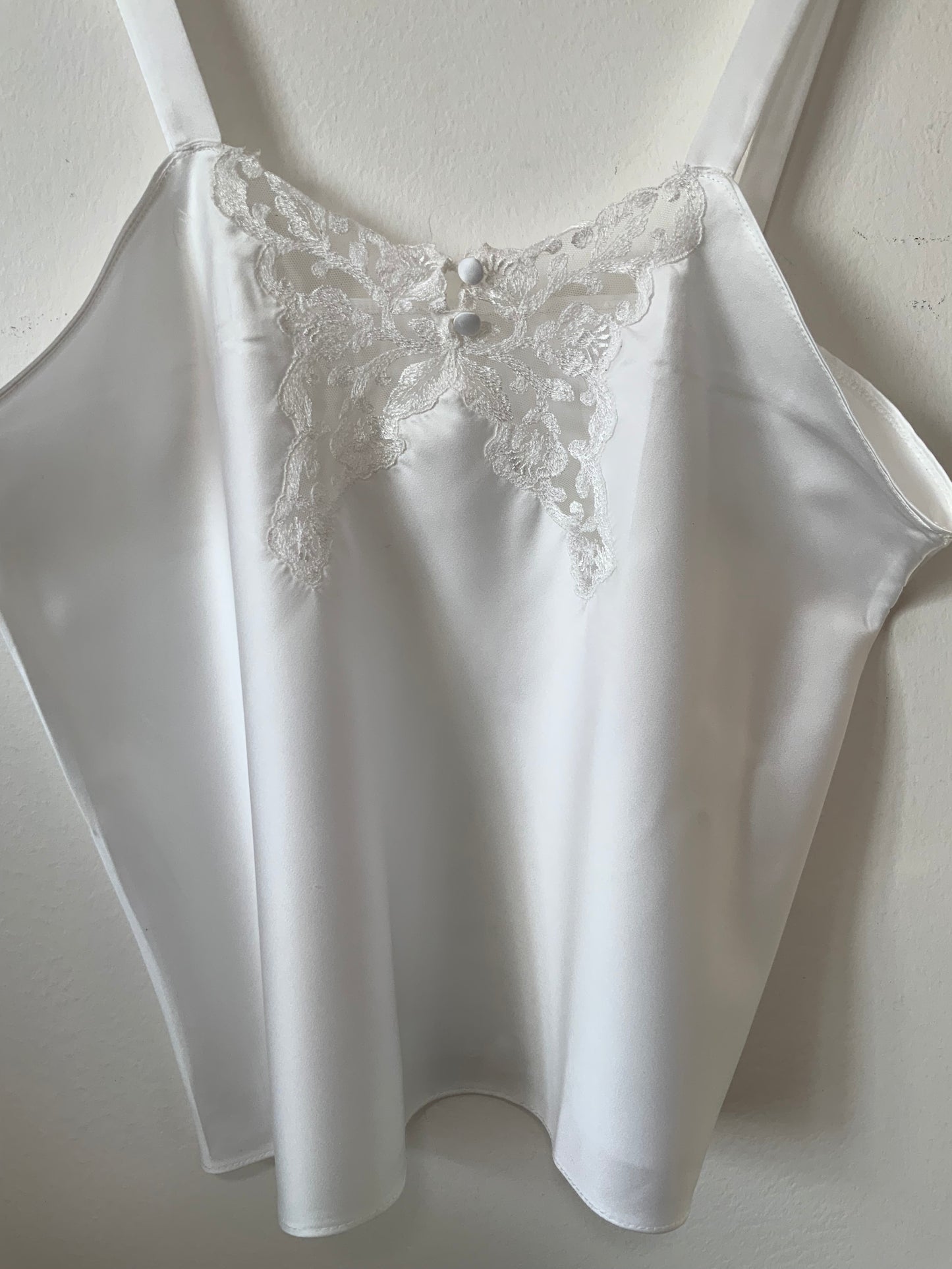 Caraco débardeur blanc satiné et dentelle Vintage