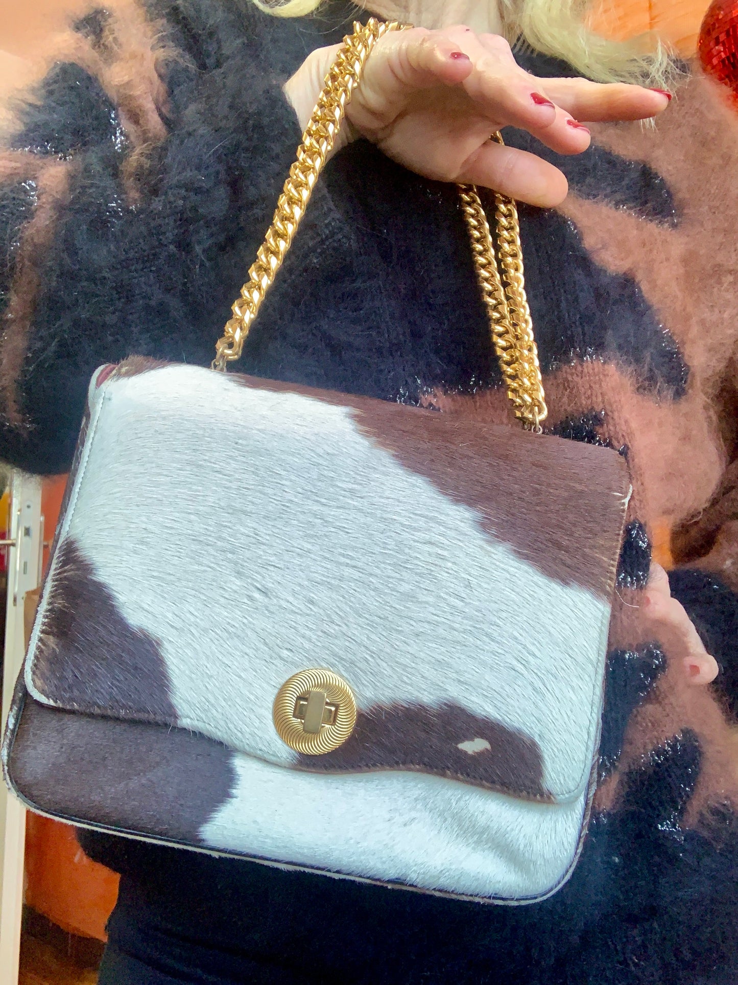 Sac à main chaînes et fourrure peau cuir de veau Vintage 1960/70 Koret