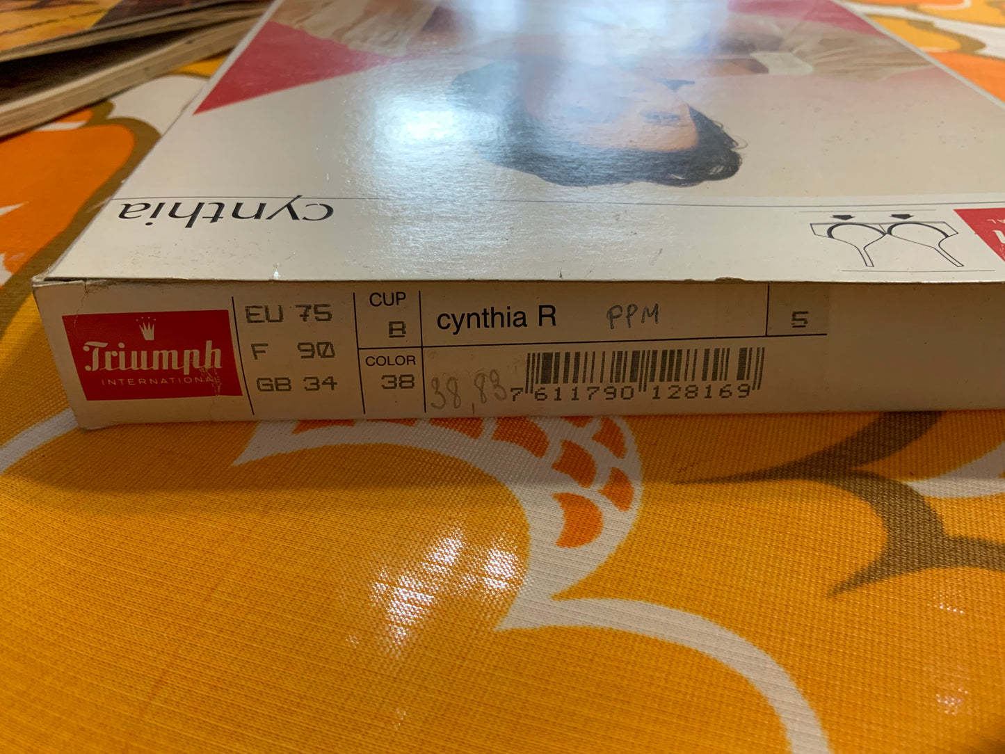 Soutien Gorge Dentelle Triumph 1980 Vintage Neuf dans sa boîte Modèle Cynthia