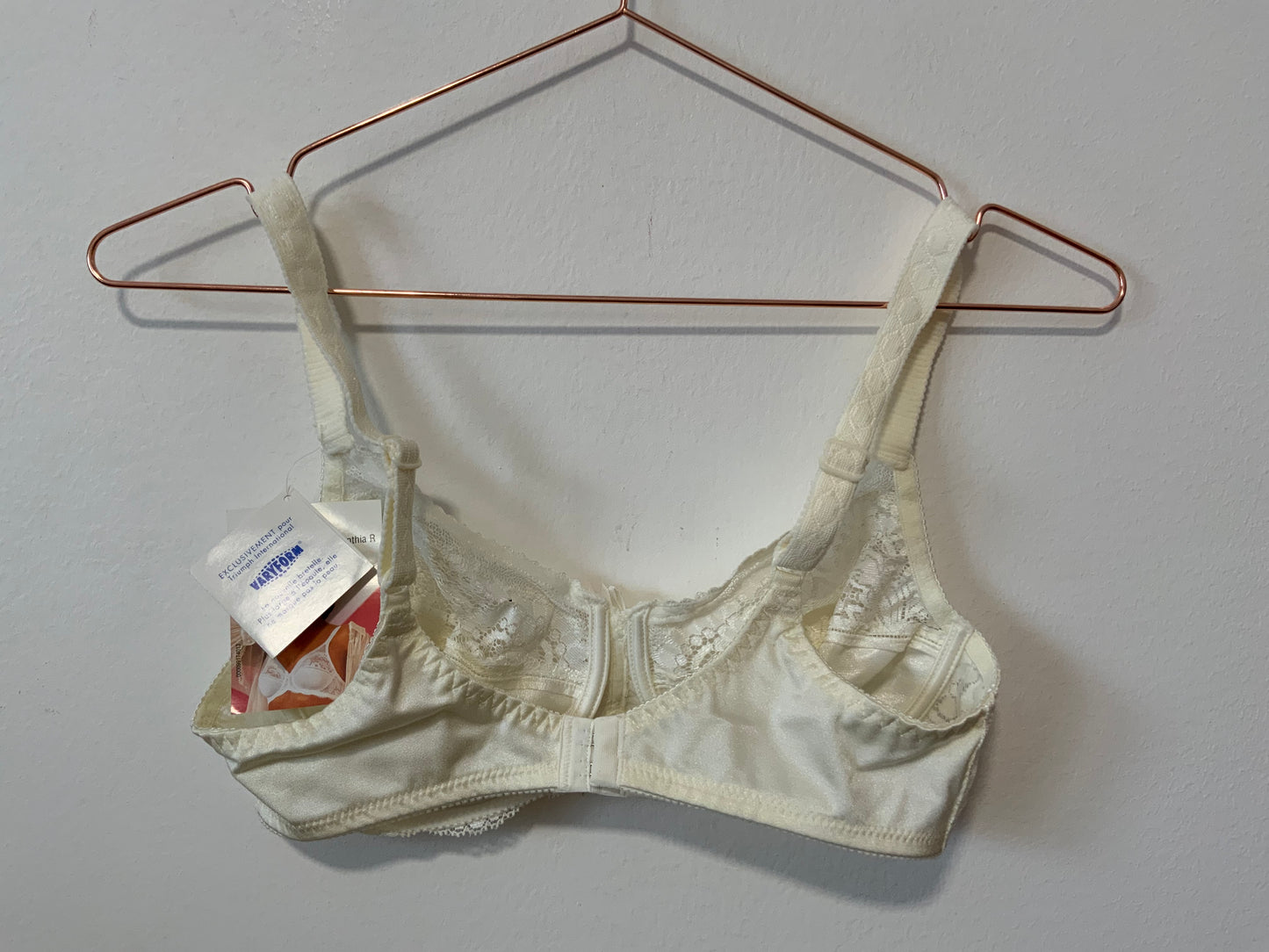 Soutien Gorge Dentelle Triumph 1980 Vintage Neuf dans sa boîte Modèle Cynthia