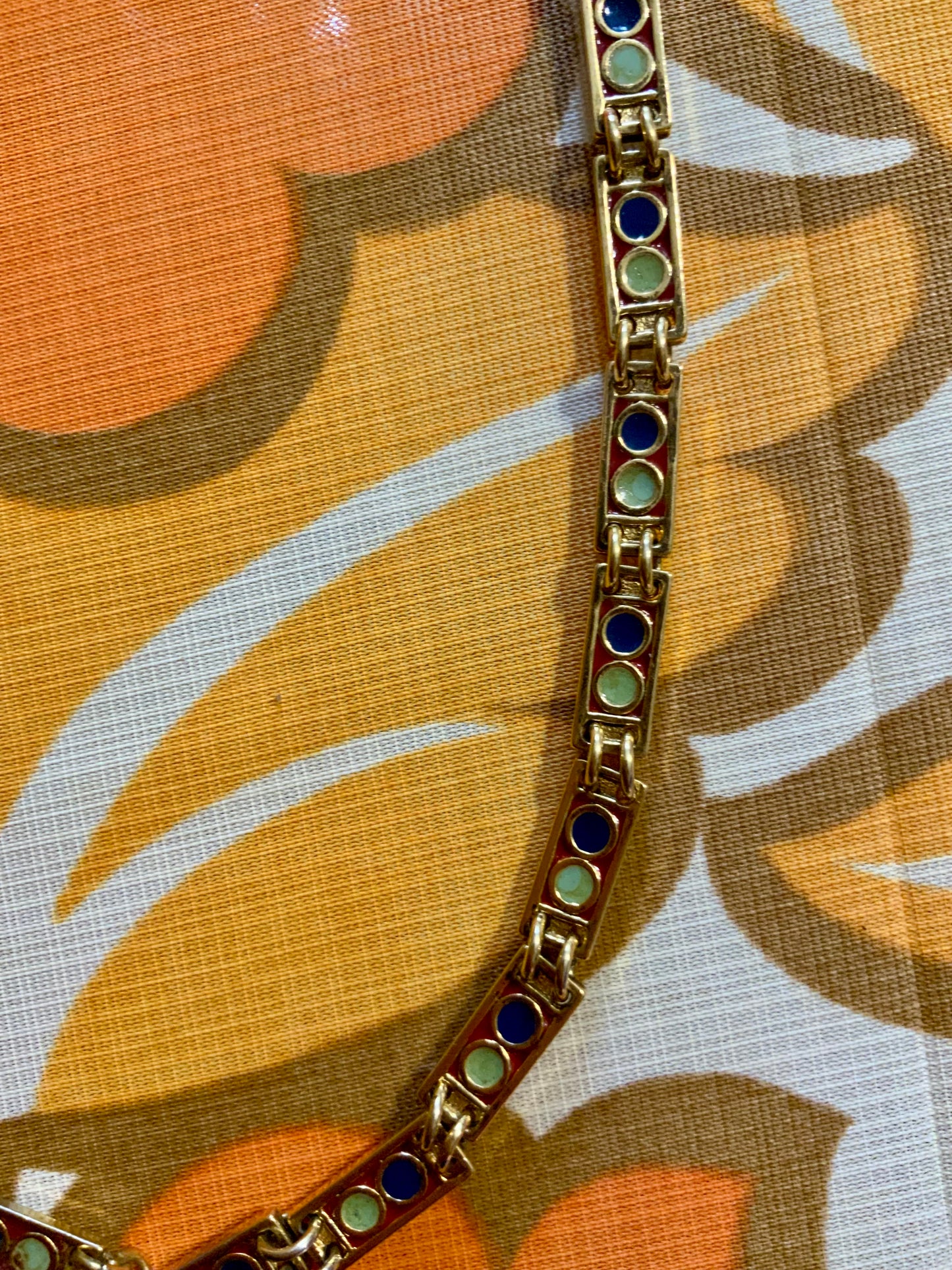 Collier Métal et couleurs mailles rectangles plates Vintage