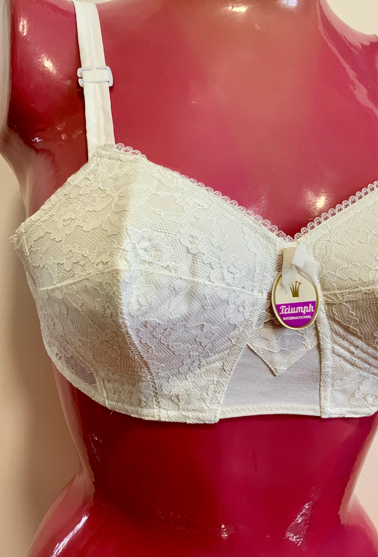 Soutien Gorge 1960 Triumph Vintage Neuf Dentelle Poitrine Pointue France