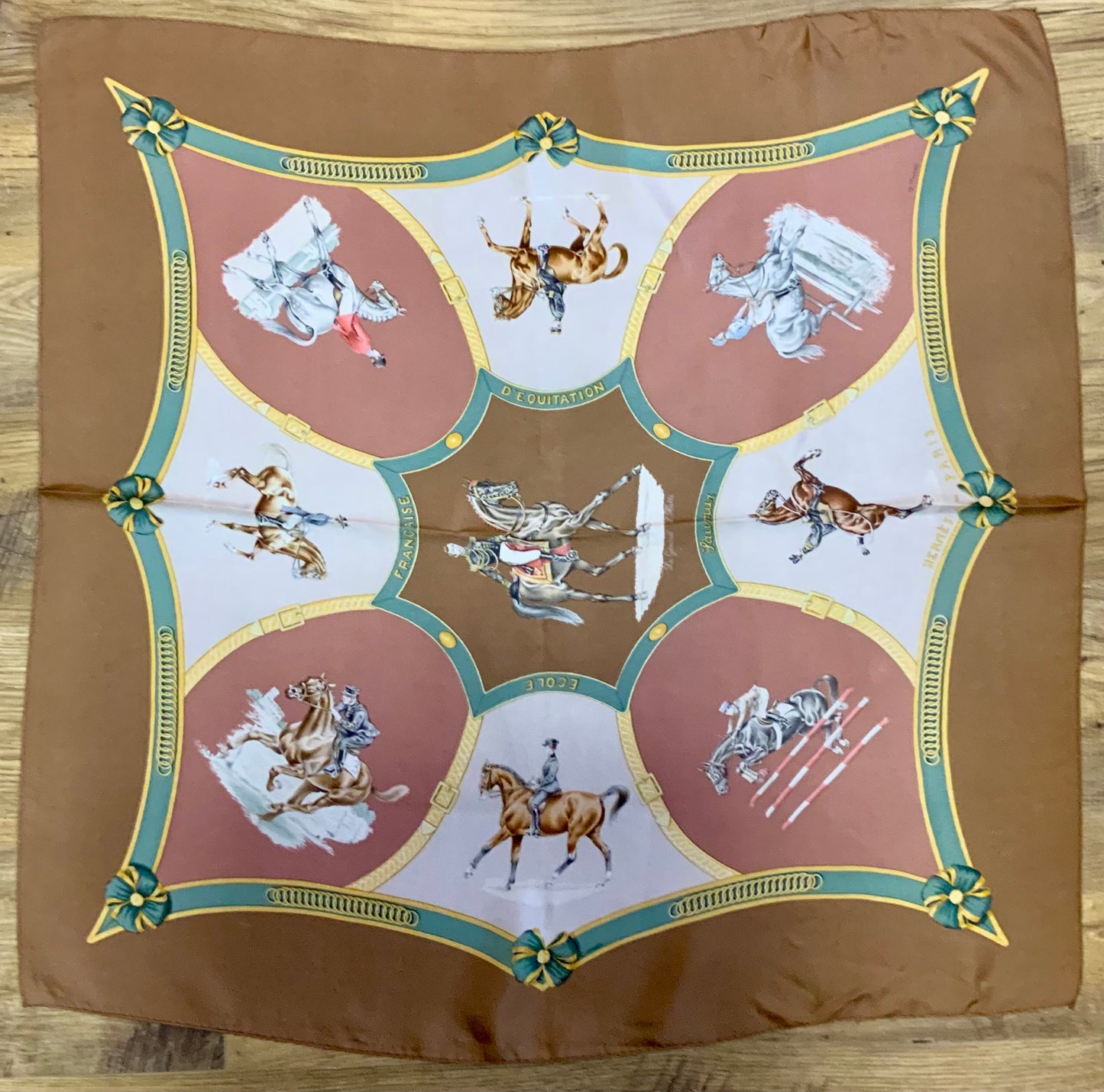 Carré Hermès Paris Collection Vintage 90’ École d’équitation - Saumur-