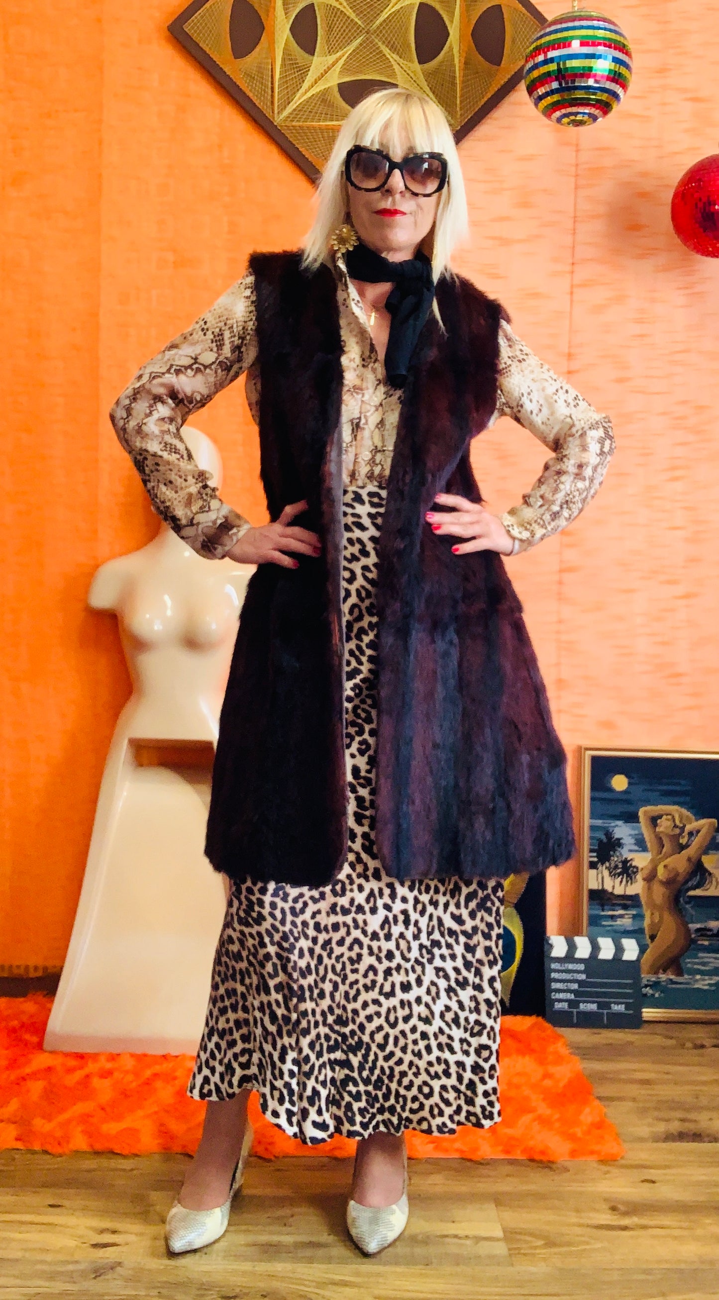 Longue veste sans manche Ancienne 1960/70 Fourrure Vison Rayée Noir marron