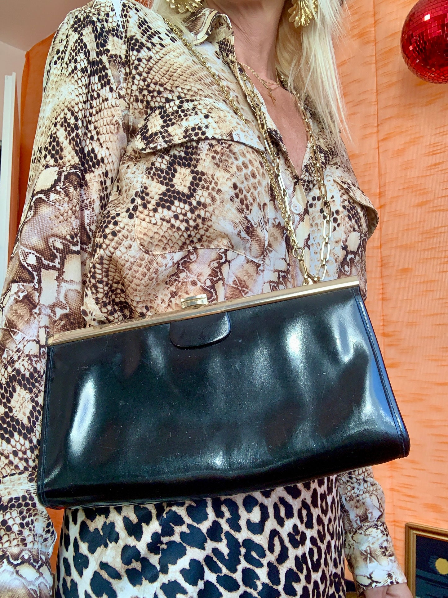 Sac à main lanière chaîne vernis noir Vintage Ancien Chic