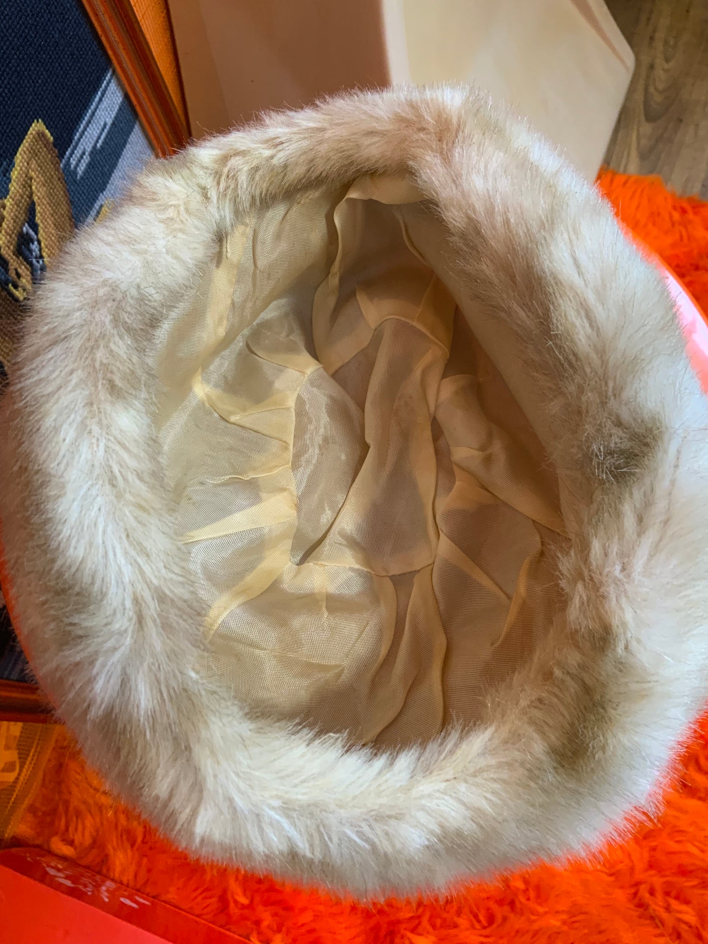 Chapeau Toque fausse fourrure Vintage 1970 Élégance