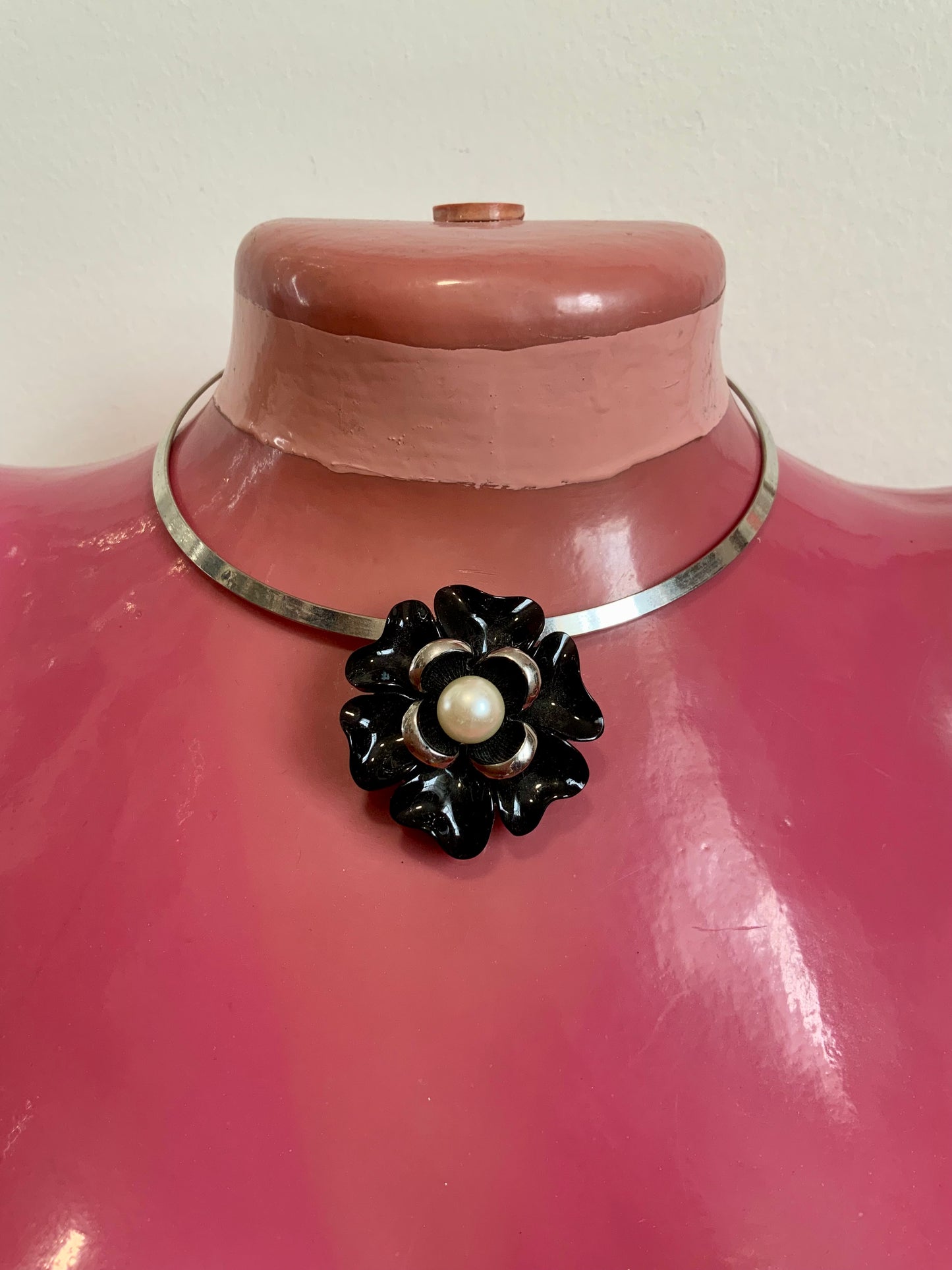 Collier rigide avec Fleurs Métal Vintage 1990