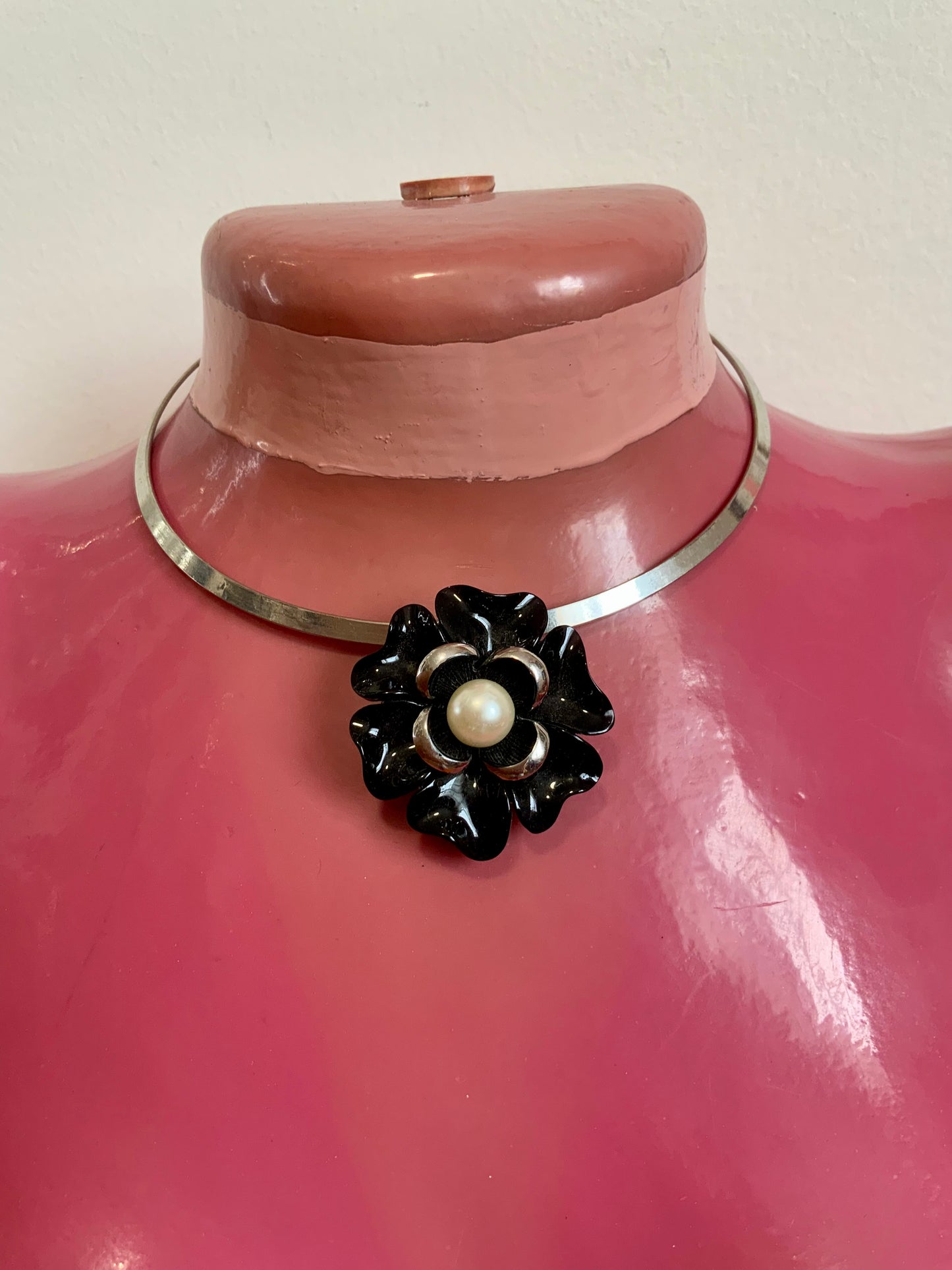 Collier rigide avec Fleurs Métal Vintage 1990