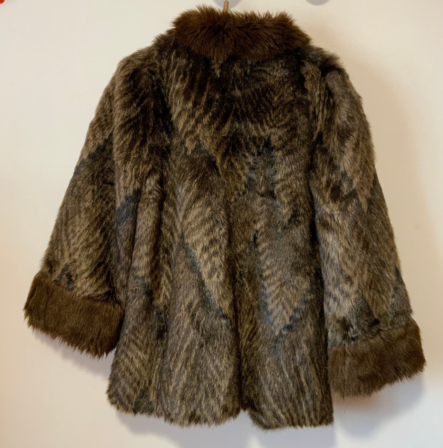 Superbe Mangeau fausse fourrure Fauves Vintage 1980 France
