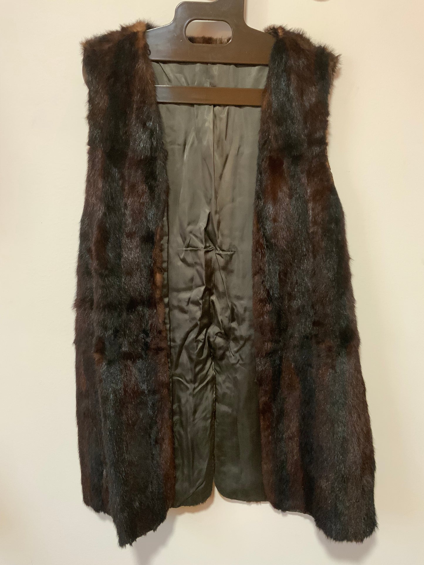 Longue veste sans manche Ancienne 1960/70 Fourrure Vison Rayée Noir marron