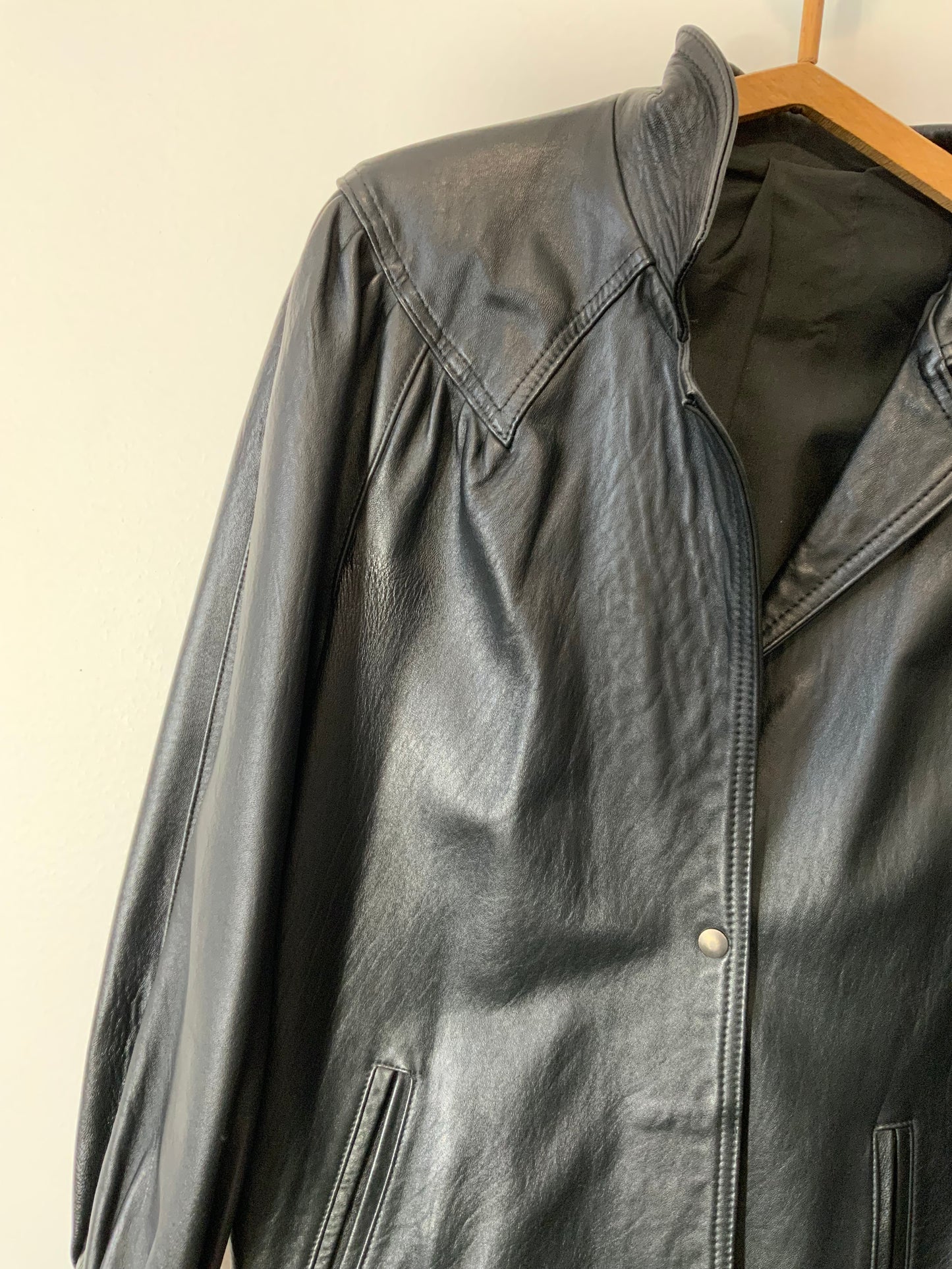 Veste droite en cuir noir Vintage 1980