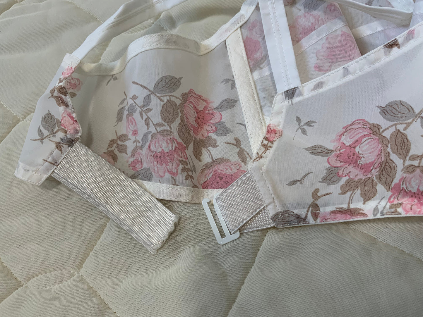Soutien-Gorge Triumph Vintage 1960/70 Fleurs