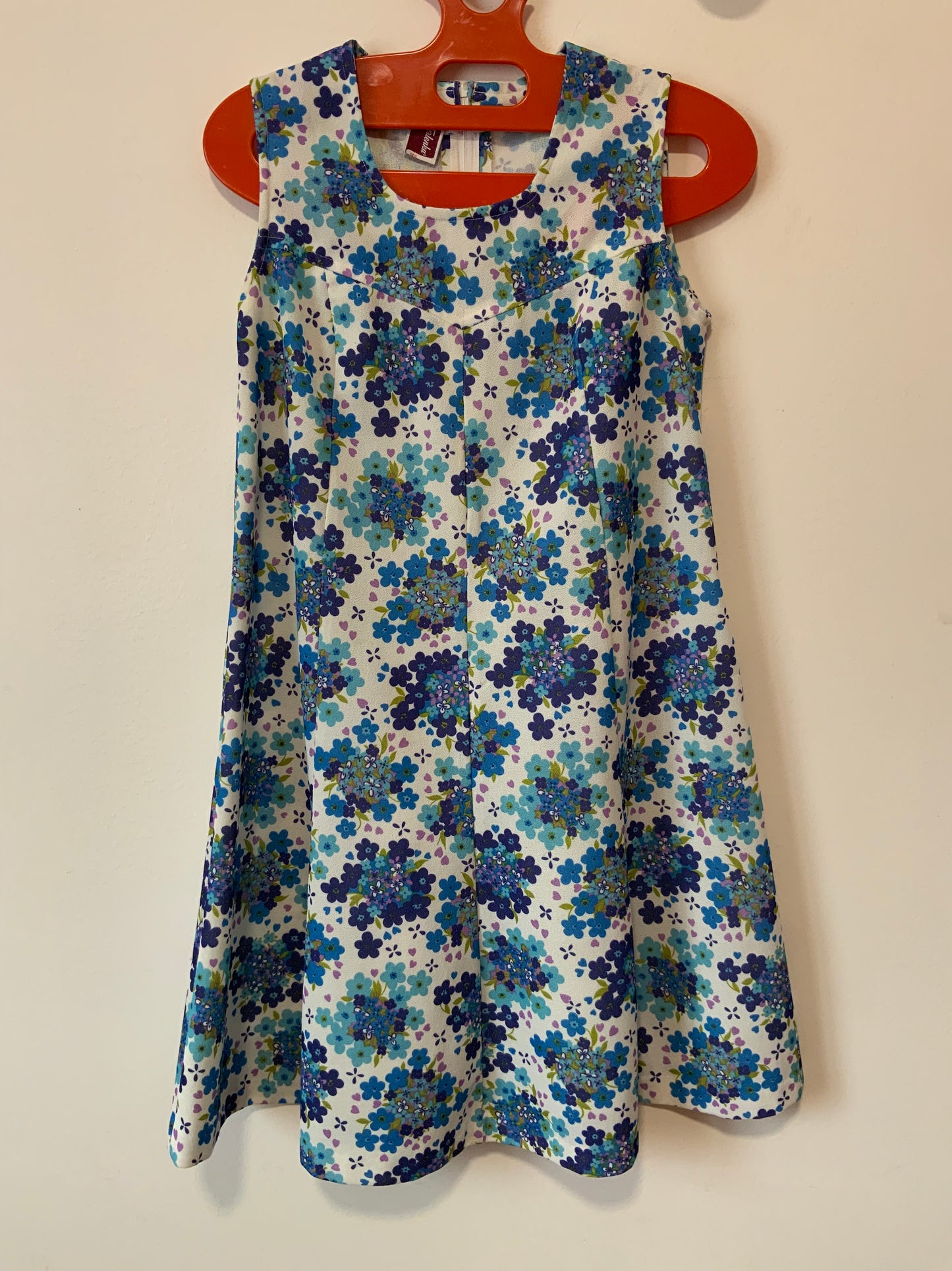 Superbe robe à fleurs Bleues et petits cœurs violets Beauté Vintage