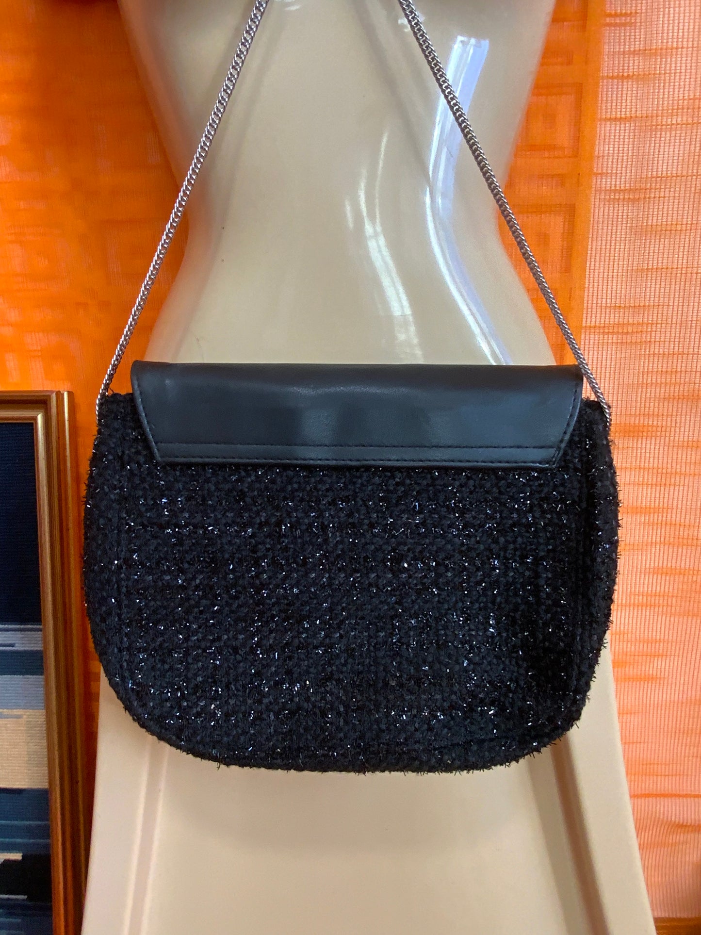 Sac à main Maison Rochas laniere chaîne et paillettes noires Vintage 2000’