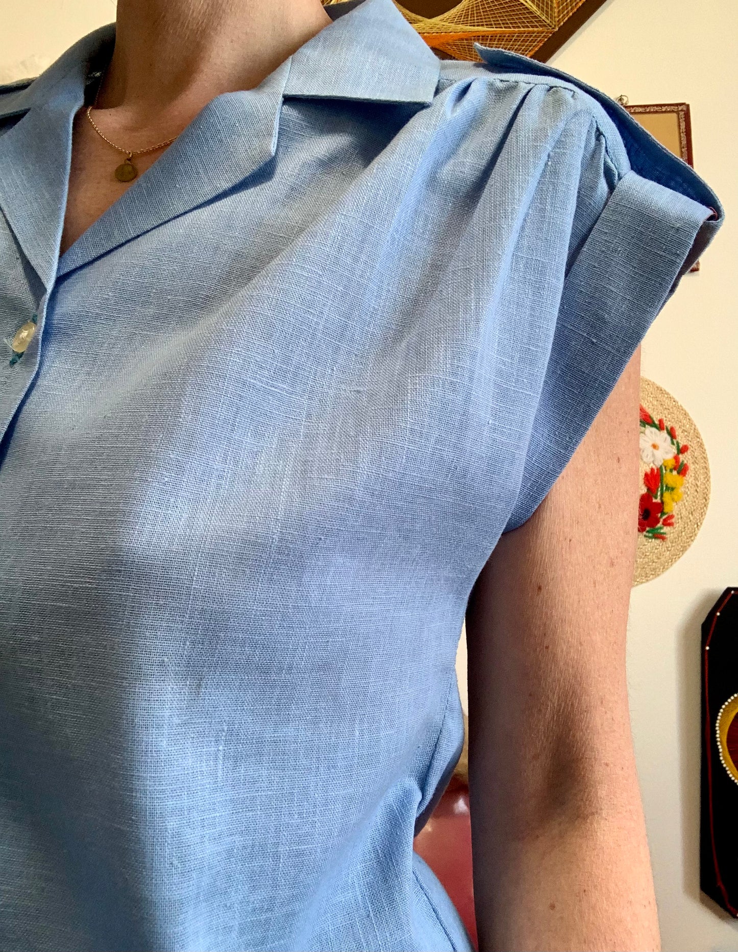 Chemise Vintage Deadstock 1970 Épaules plissées Chic France