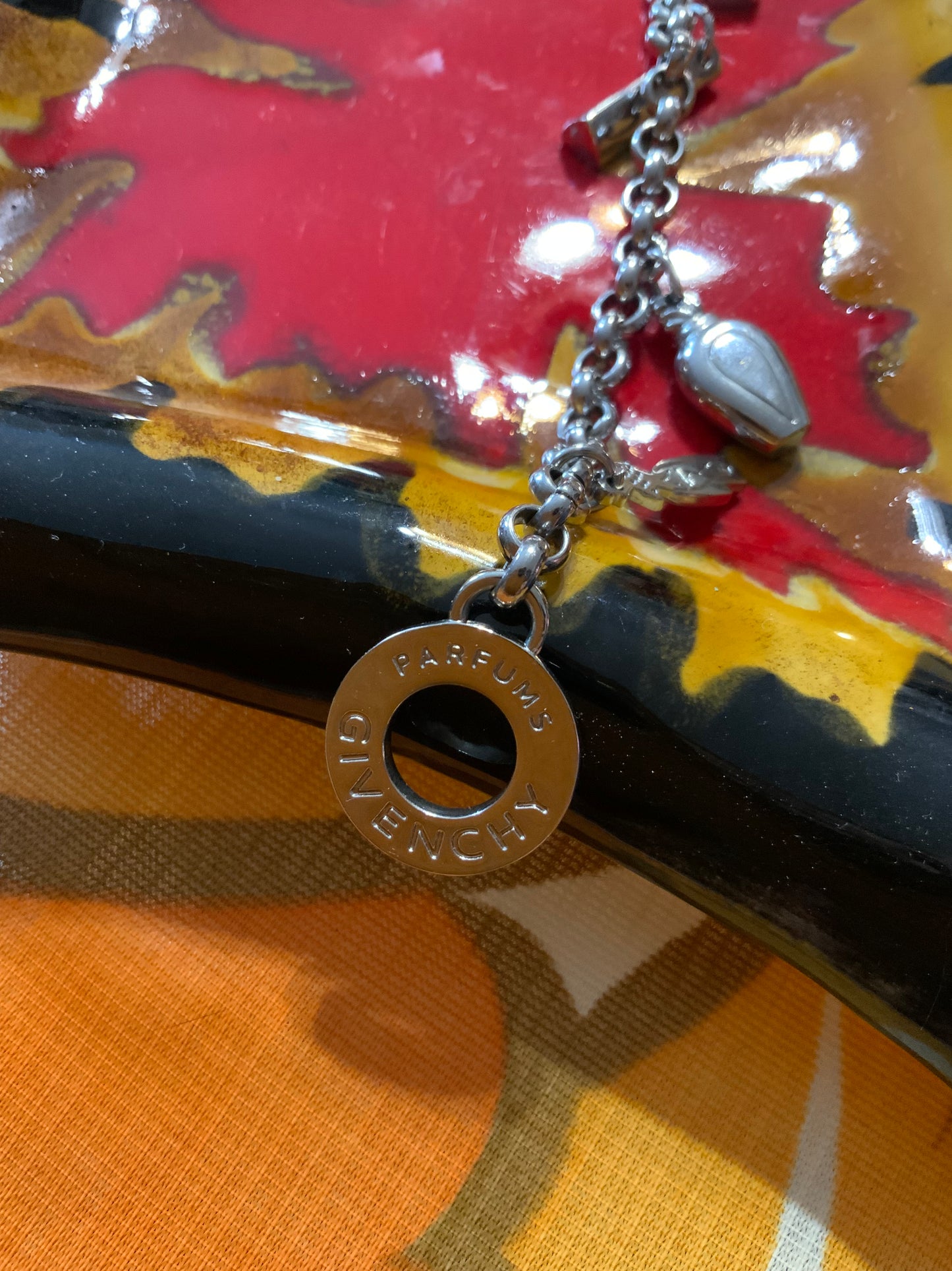 Bracelet à pendeloques de la maison Givenchy Paris 1990