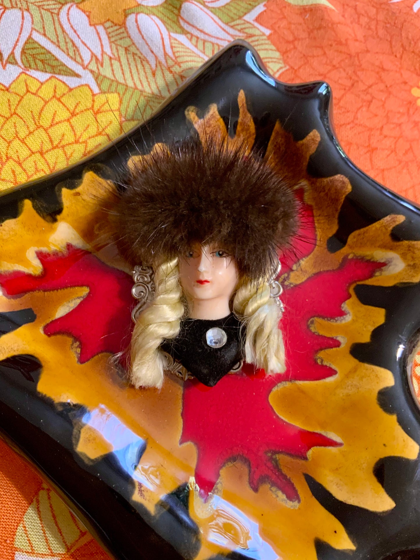 Broche Tête de Femme Vintage 1980