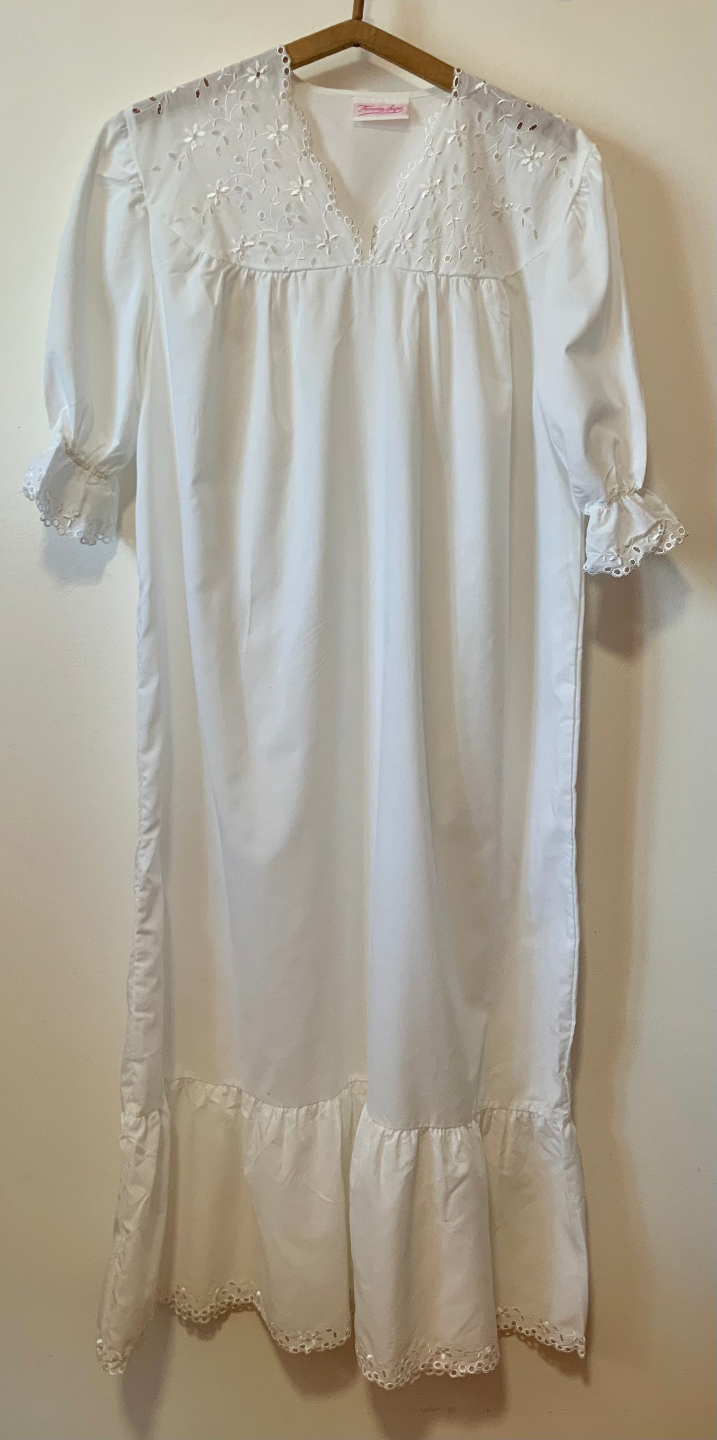 Robe Longue broderies anglaises Fleurs blanches romantiques Vintage