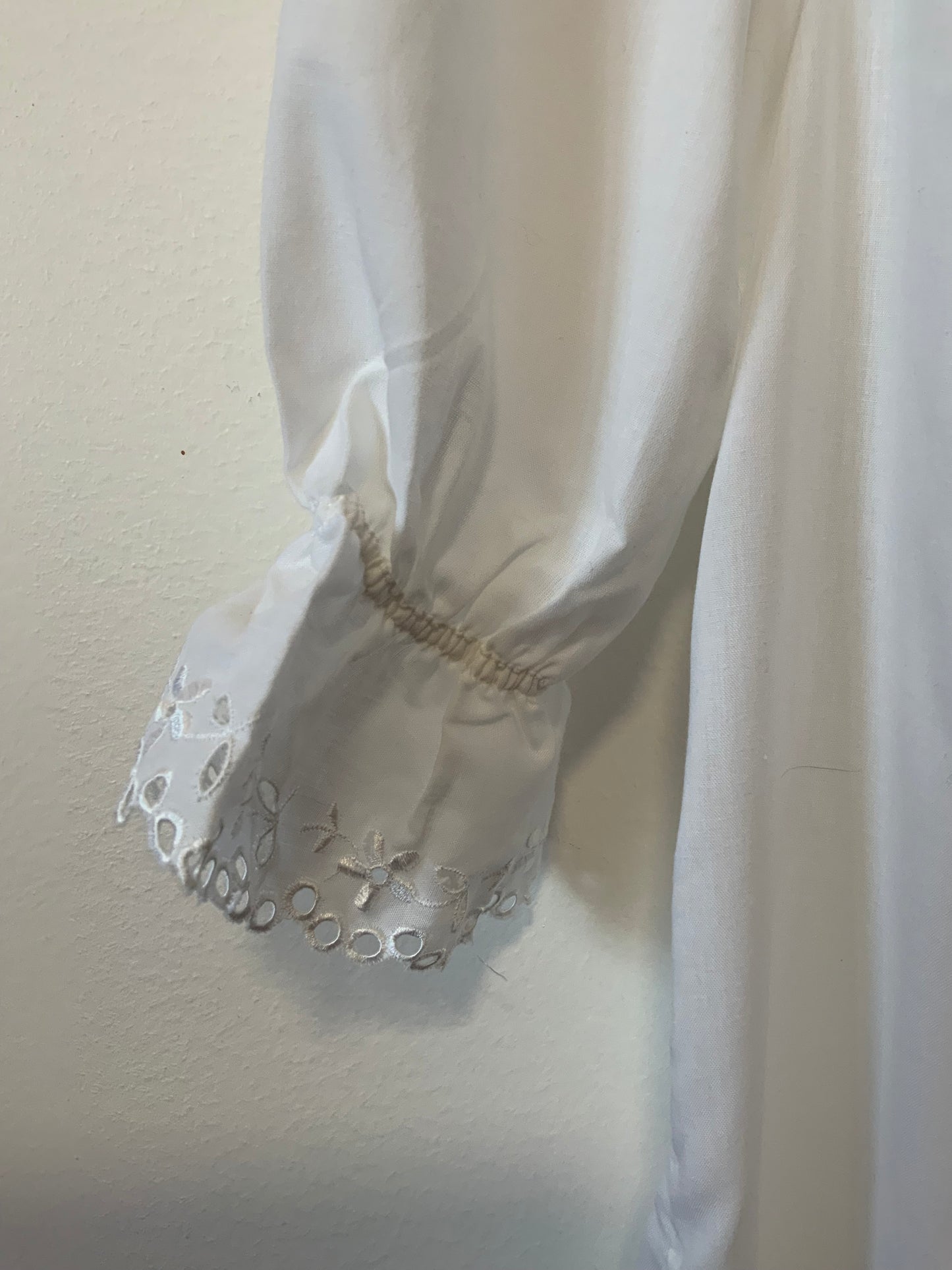 Robe Longue broderies anglaises Fleurs blanches romantiques Vintage