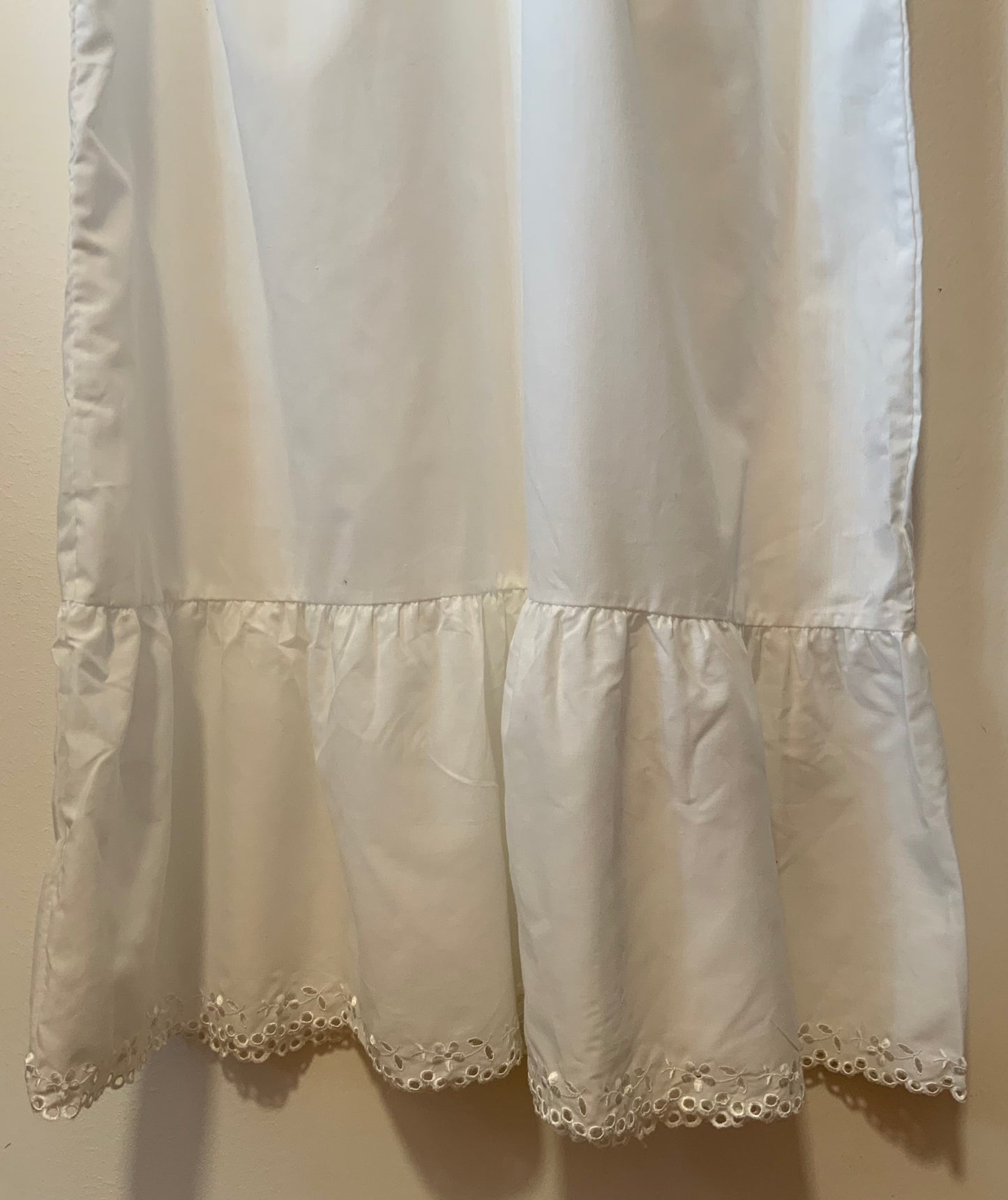 Robe Longue broderies anglaises Fleurs blanches romantiques Vintage