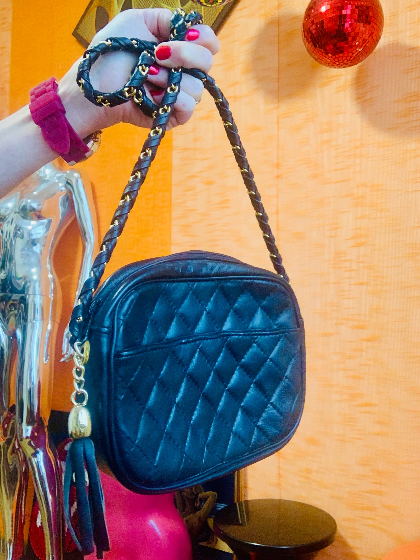 Sac à main cuir Noir matelassé Stylé Chic Vintage 1990 Chaîne dorée