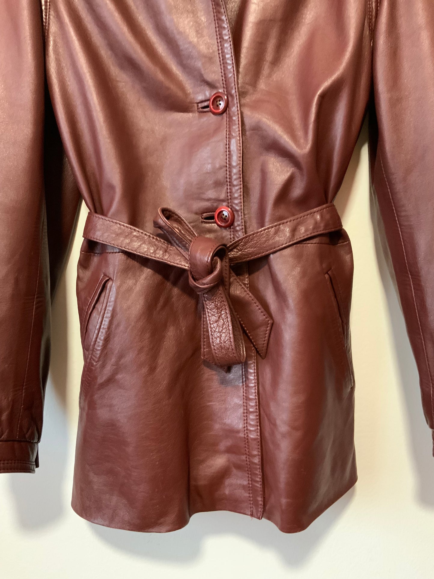 Magnifique Trench Cuir Rouge Bordeaux Vintage Creation 1970