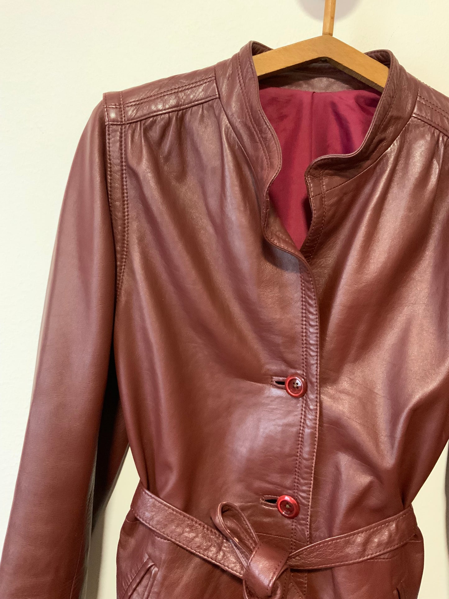 Magnifique Trench Cuir Rouge Bordeaux Vintage Creation 1970
