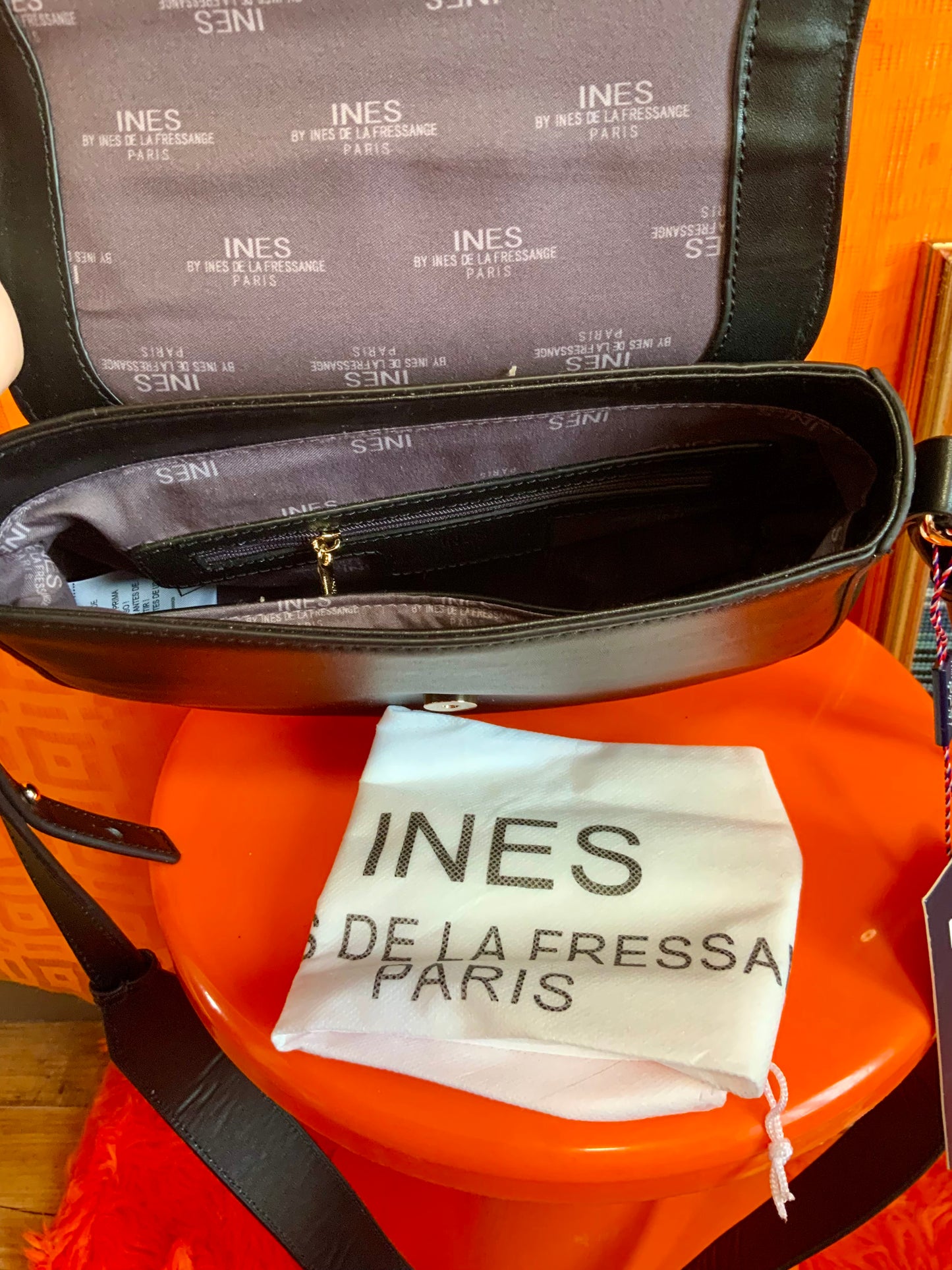 Sac Cuir Noir Neuf Besace Inès de la Fressange Paris France avec étiquette