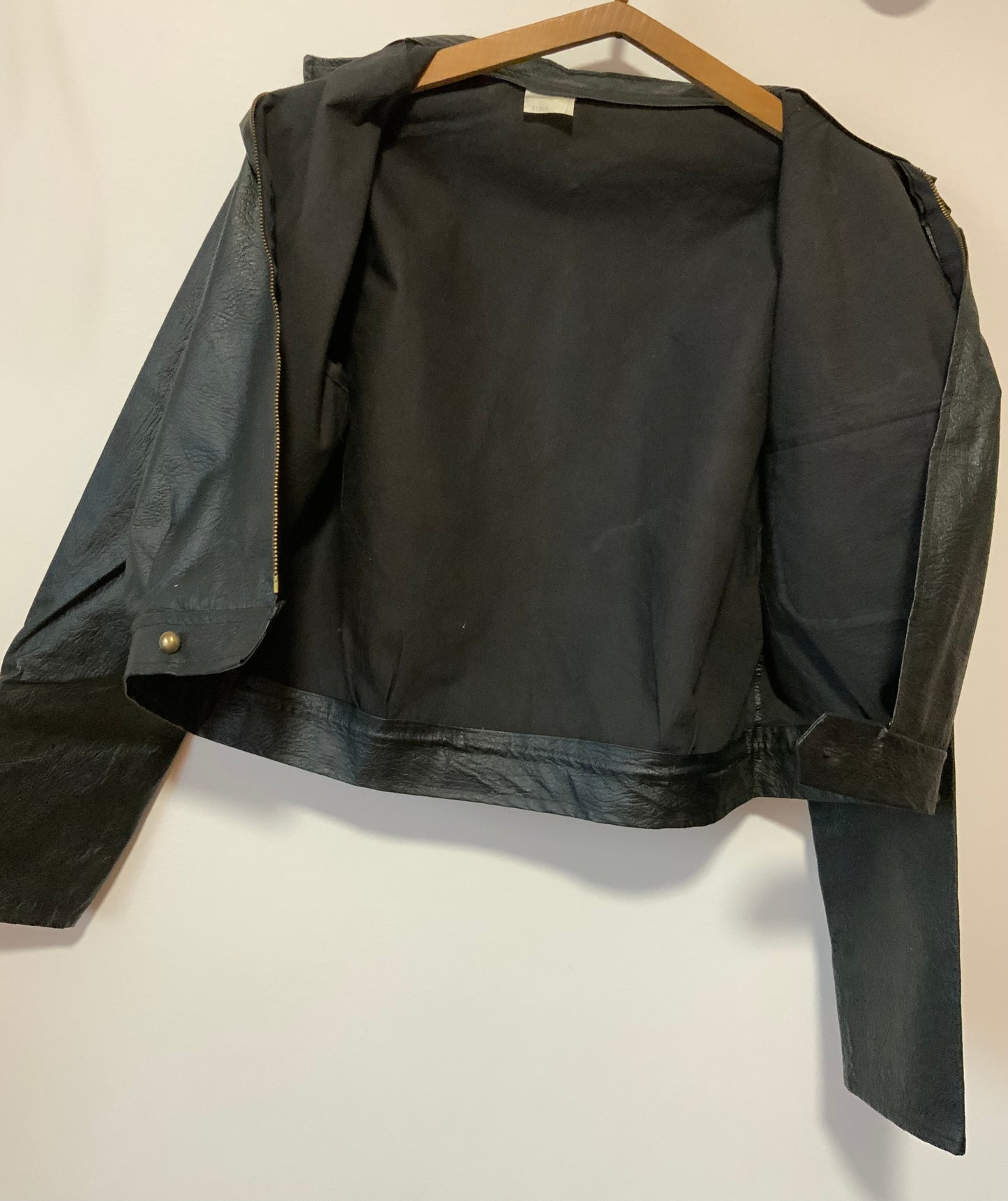 Blouson 1970 Simili Cuir Noir Beauté Deadstock Vintage