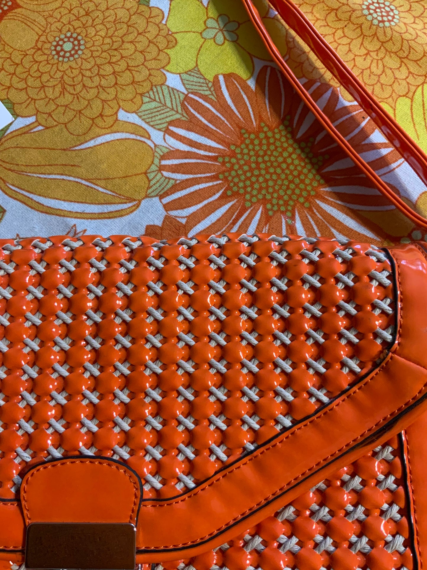 Sac à main vernis orange Neuf Façon Vintage