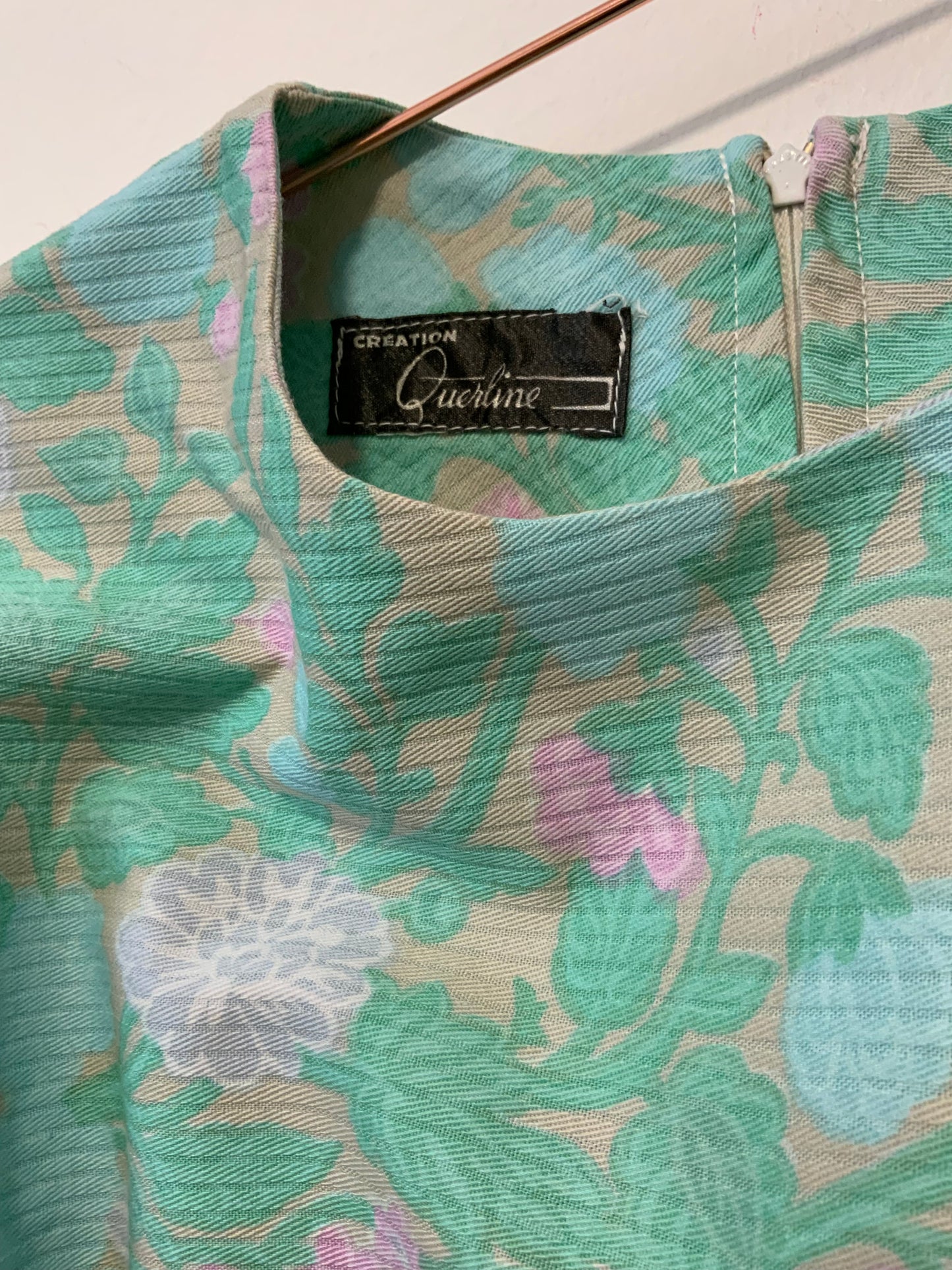 Robe à fleurs Ceinturée Robe Chic Vintage 1970 Deadstock Paris France