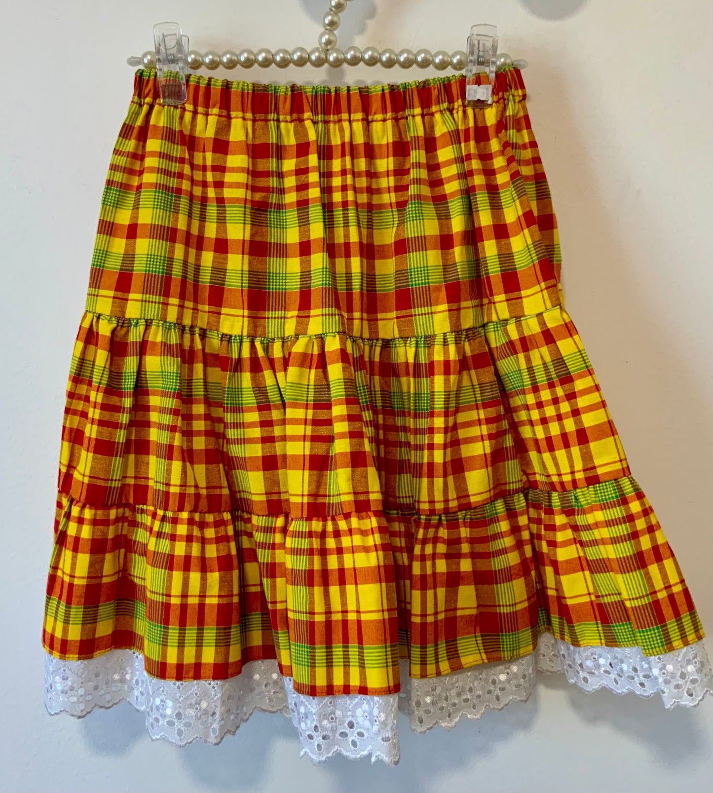 Ensemble Traditionnel Neuf carreaux Madras et dentelle smocké